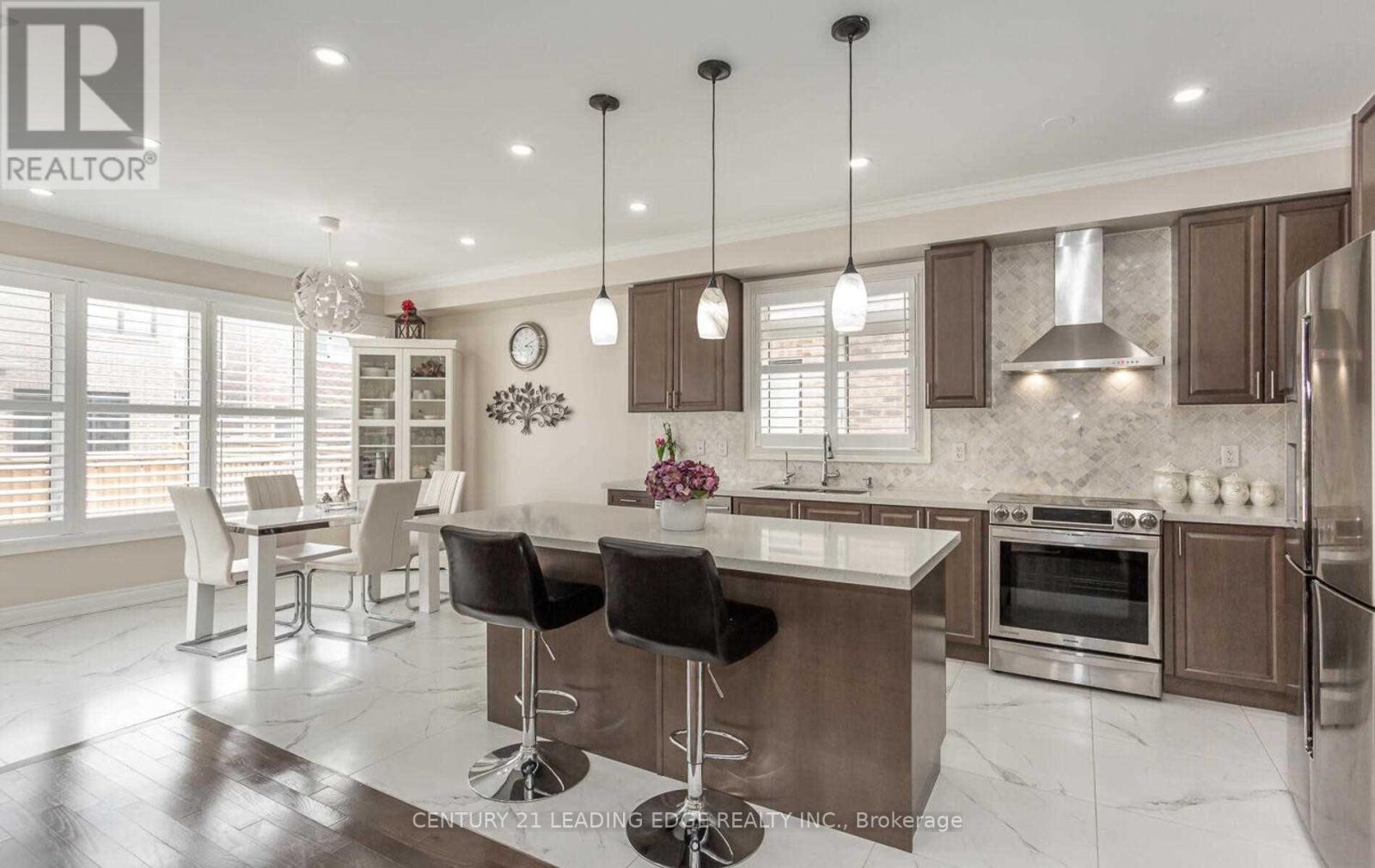 7 Vetch Street, Brampton, Ontario  L6Y 0E3 - Photo 6 - W12527950