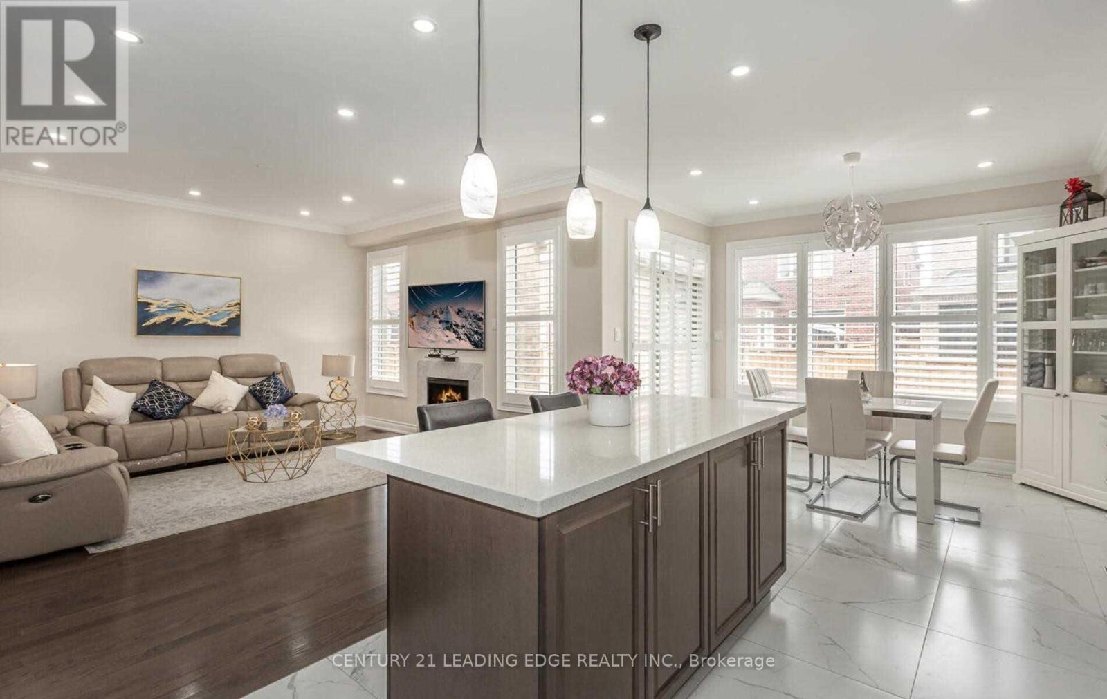 7 Vetch Street, Brampton, Ontario  L6Y 0E3 - Photo 7 - W12527950