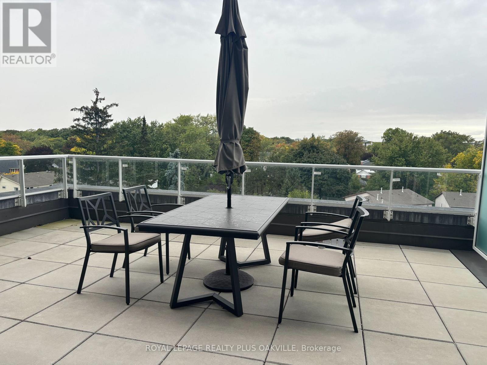 502 - 133 Bronte Road, Oakville, Ontario  L6L 0H2 - Photo 11 - W12527994