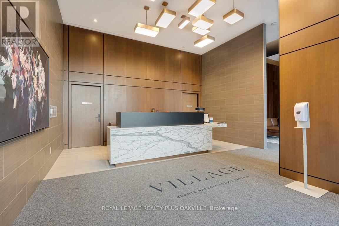 502 - 133 Bronte Road, Oakville, Ontario  L6L 0H2 - Photo 2 - W12527994