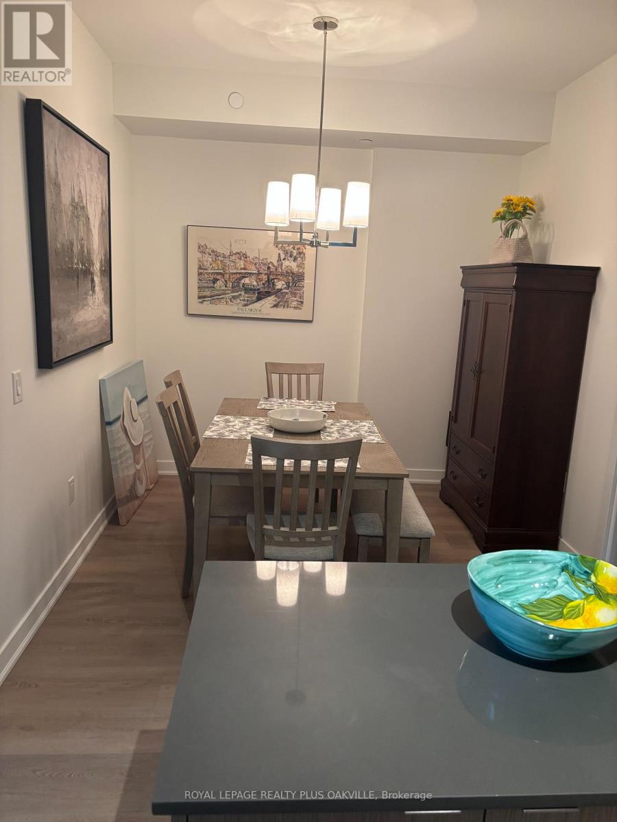 502 - 133 Bronte Road, Oakville, Ontario  L6L 0H2 - Photo 5 - W12527994