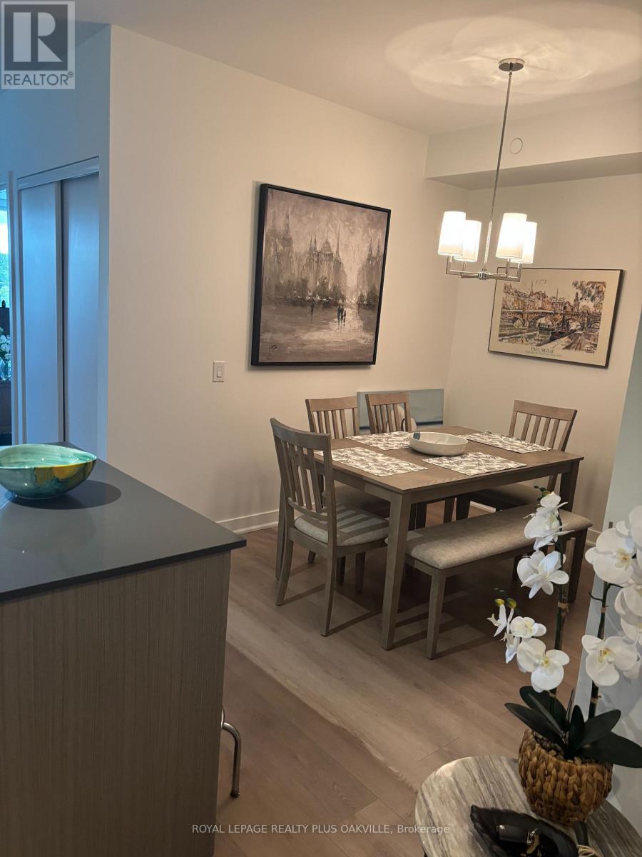 502 - 133 Bronte Road, Oakville, Ontario  L6L 0H2 - Photo 6 - W12527994