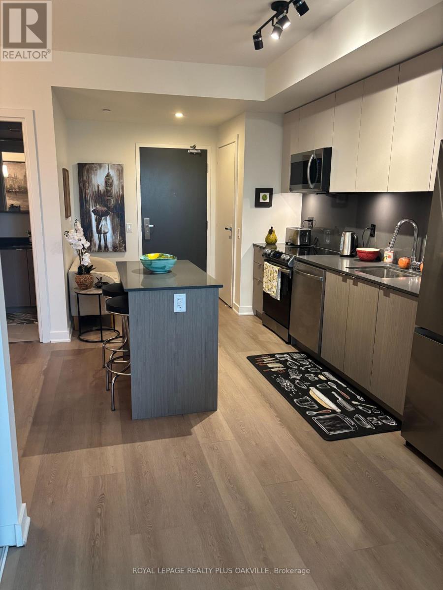 502 - 133 Bronte Road, Oakville, Ontario  L6L 0H2 - Photo 8 - W12527994