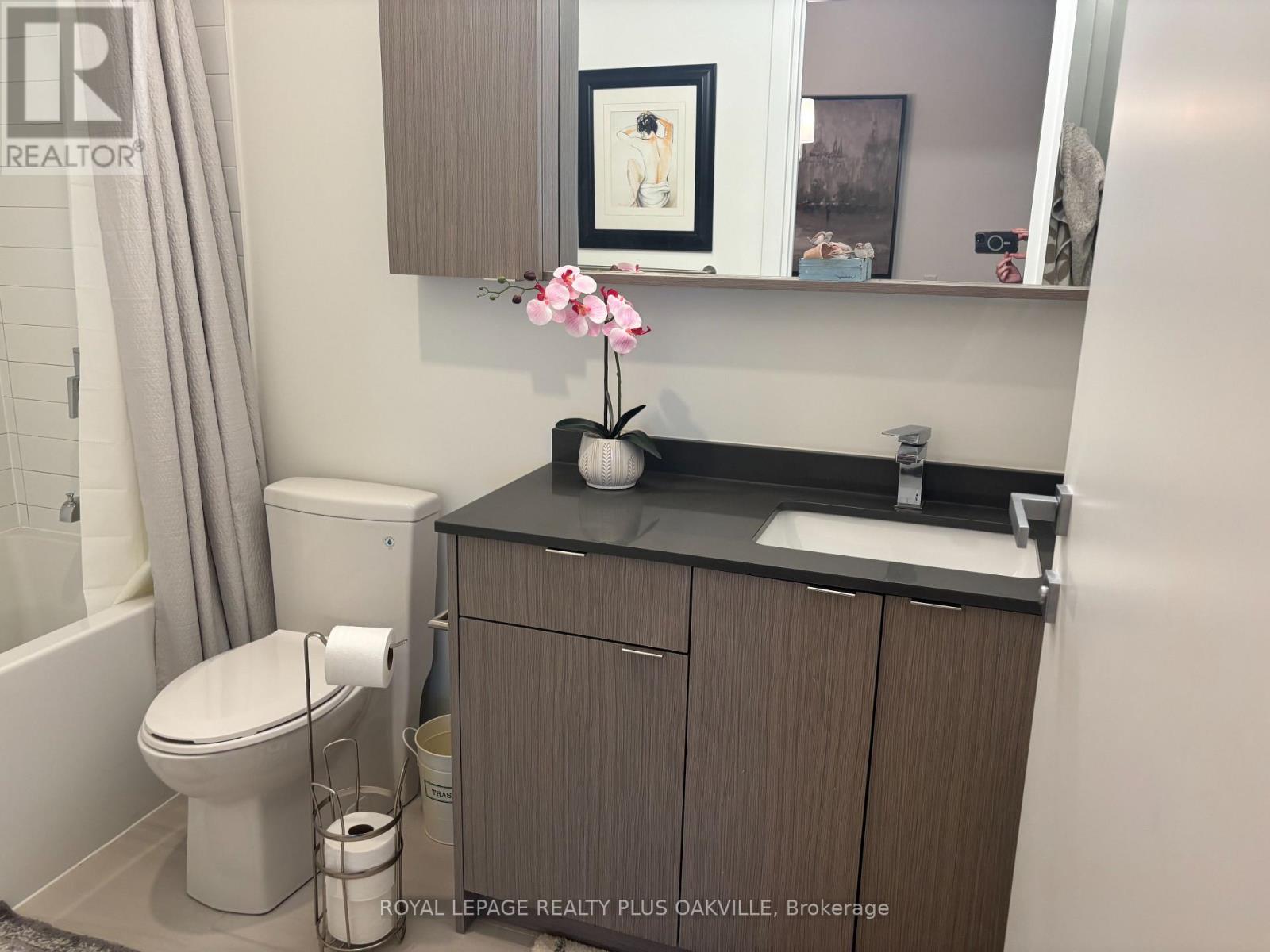 502 - 133 Bronte Road, Oakville, Ontario  L6L 0H2 - Photo 9 - W12527994