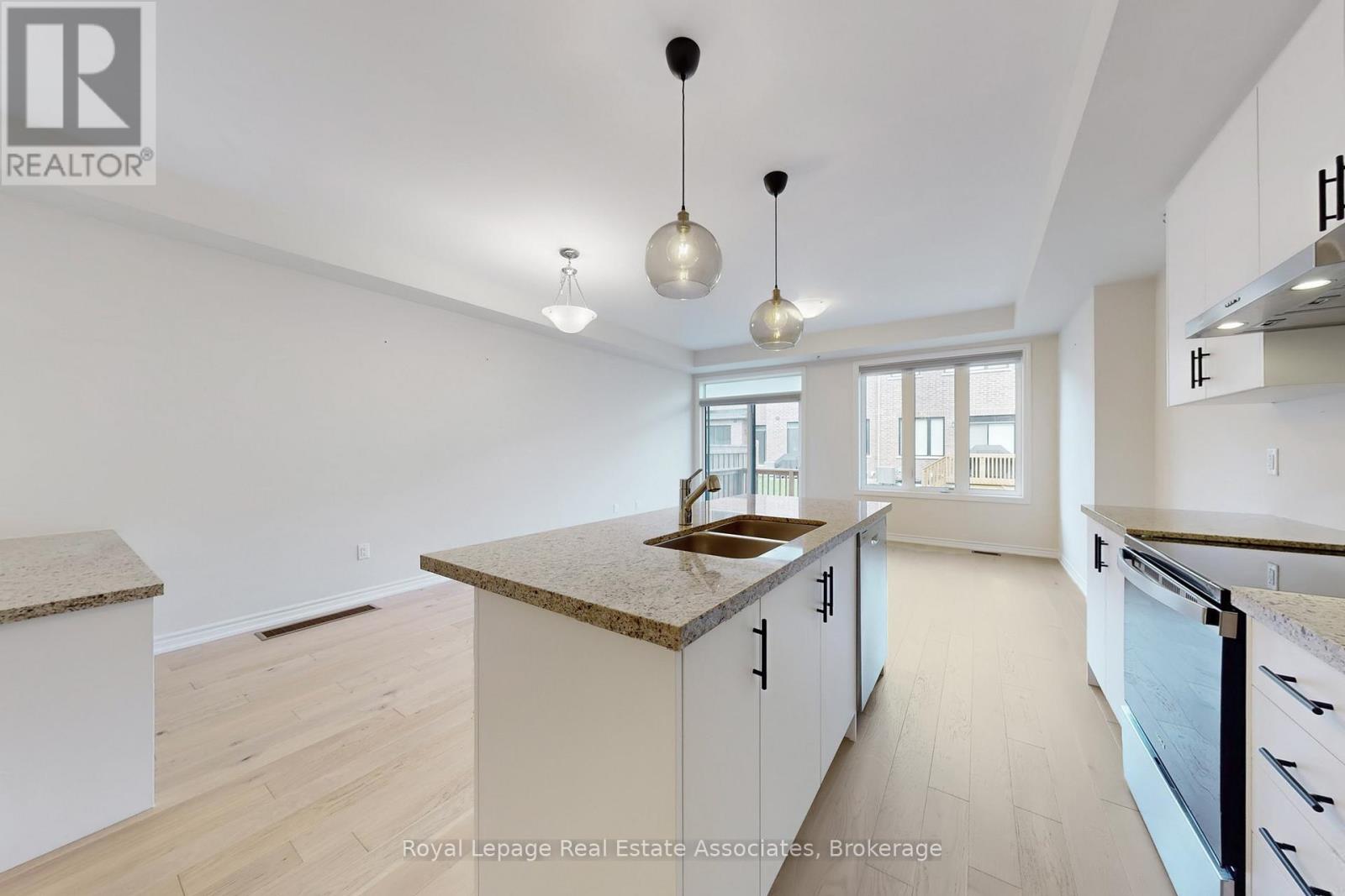 1411 Oakmont Common, Burlington, Ontario  L7P 0V8 - Photo 11 - W12527998