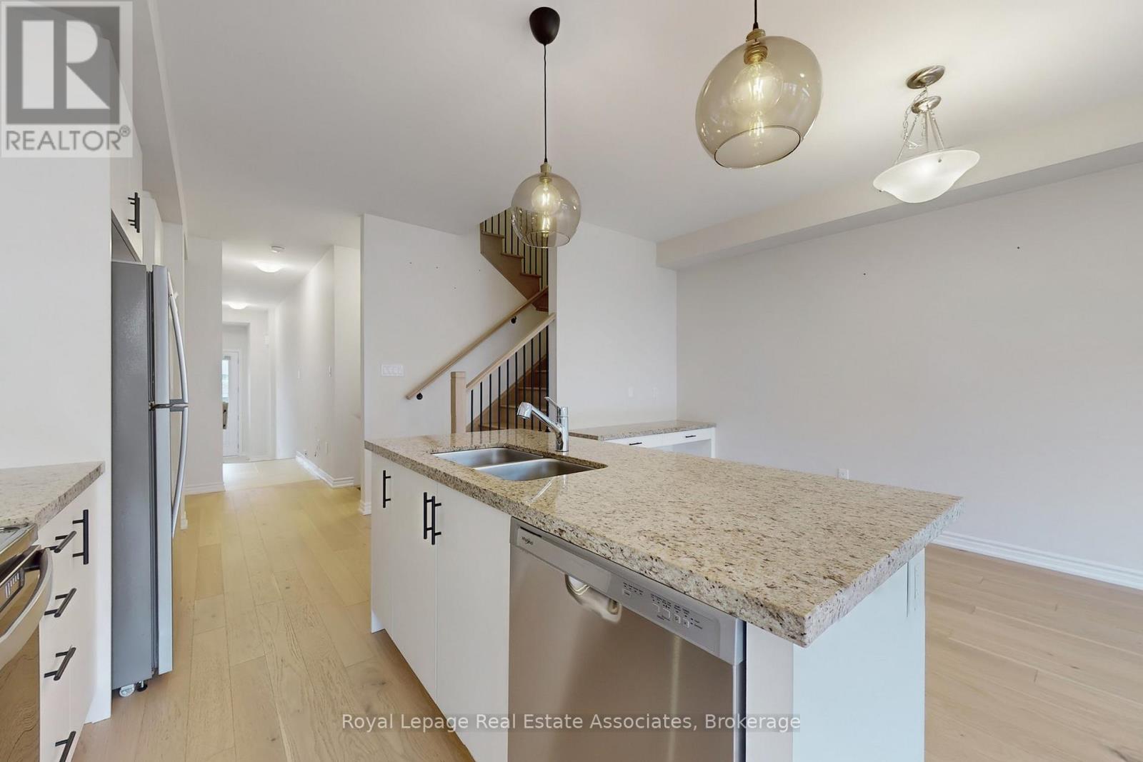 1411 Oakmont Common, Burlington, Ontario  L7P 0V8 - Photo 12 - W12527998