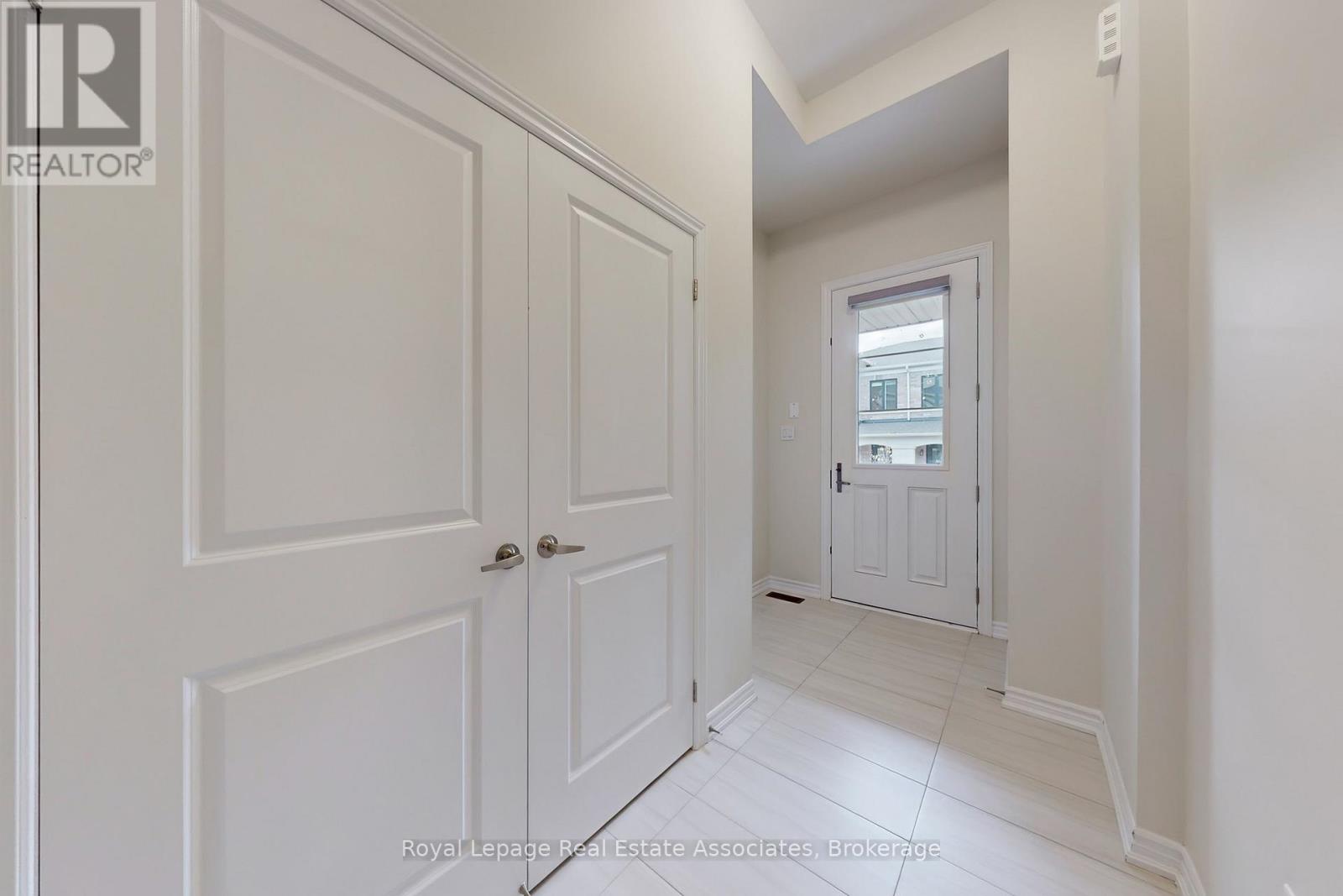 1411 Oakmont Common, Burlington, Ontario  L7P 0V8 - Photo 19 - W12527998