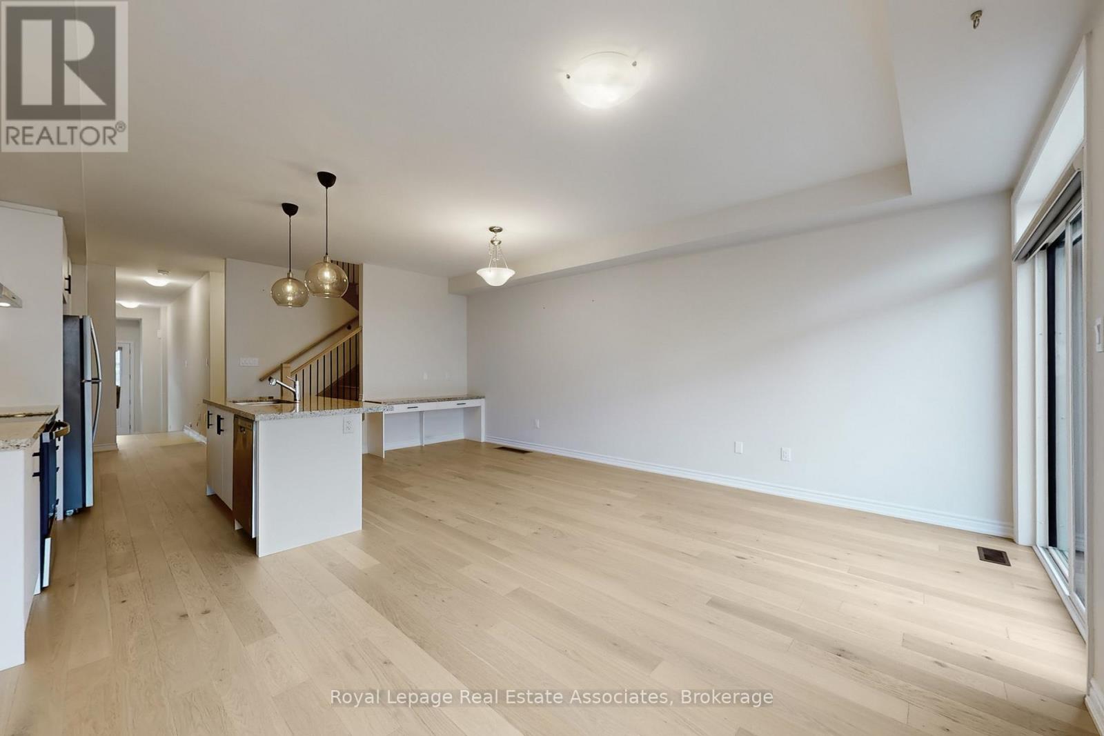 1411 Oakmont Common, Burlington, Ontario  L7P 0V8 - Photo 9 - W12527998