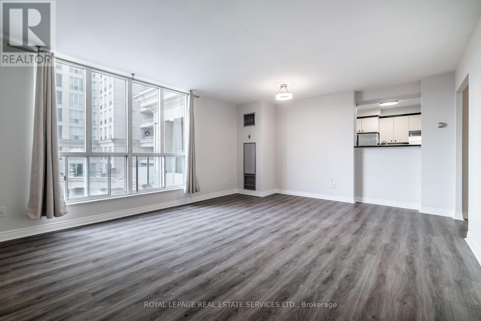 413 - 2285 Lake Shore Boulevard W, Toronto, Ontario  M8V 3X9 - Photo 11 - W12528016