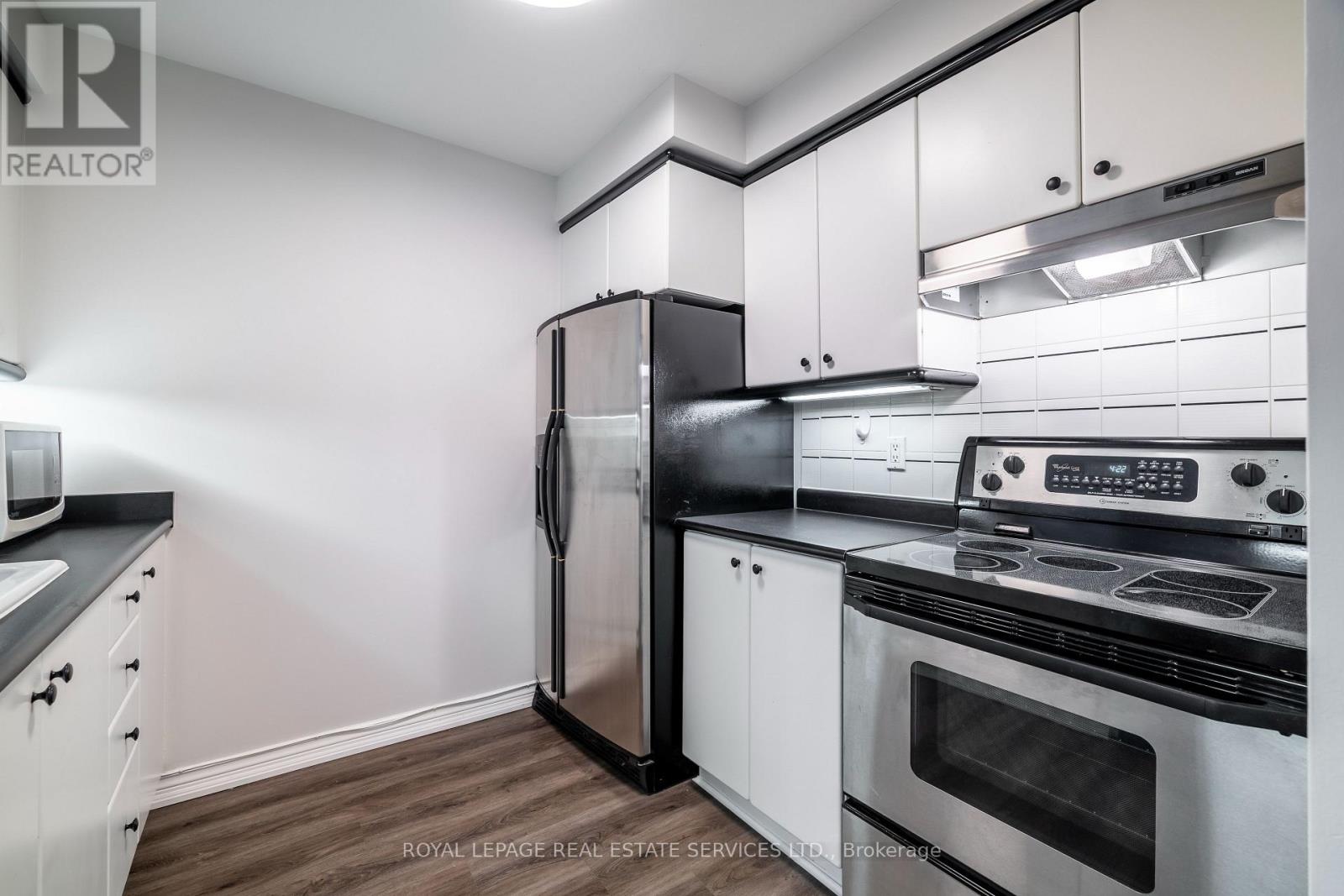 413 - 2285 Lake Shore Boulevard W, Toronto, Ontario  M8V 3X9 - Photo 5 - W12528016