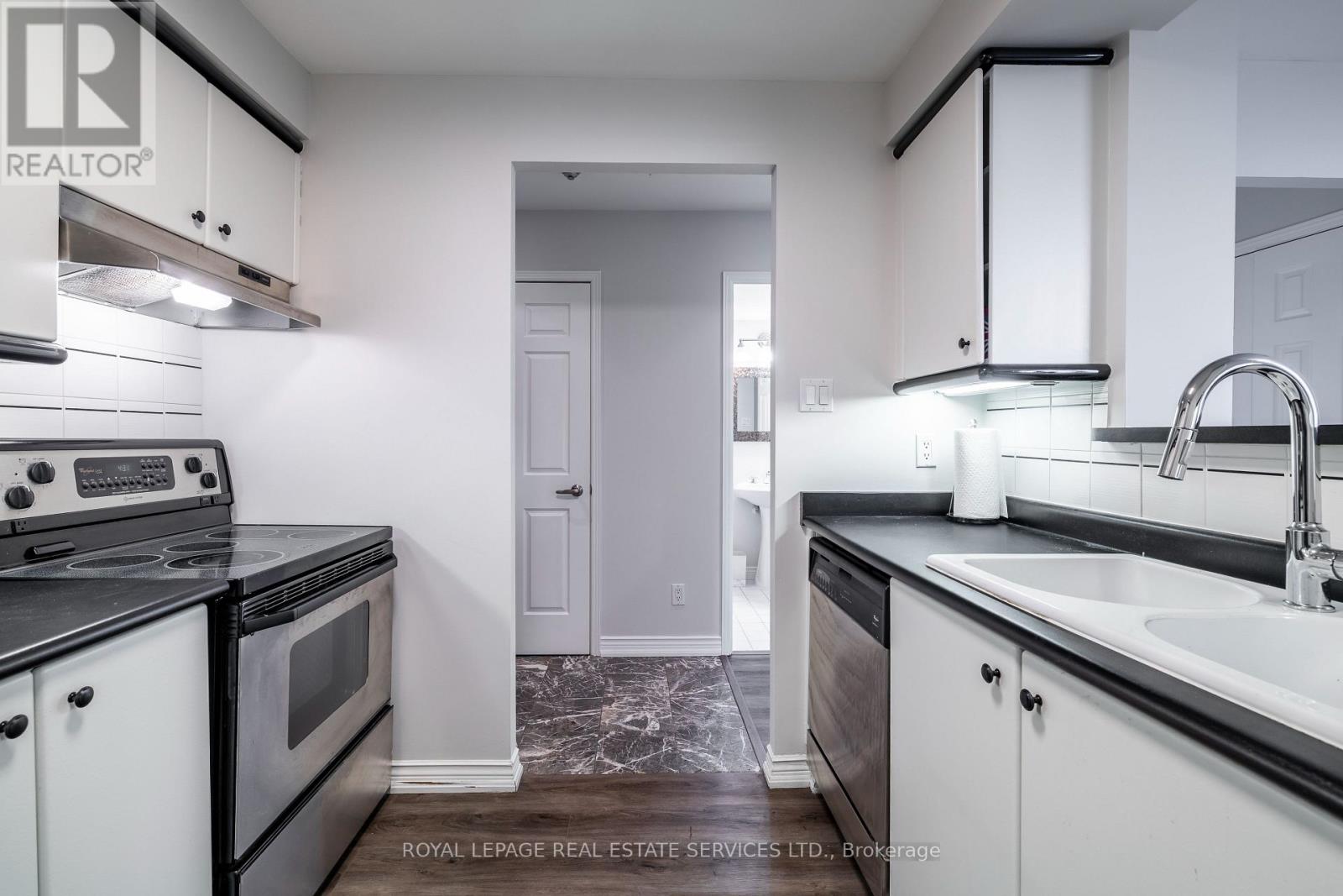 413 - 2285 Lake Shore Boulevard W, Toronto, Ontario  M8V 3X9 - Photo 7 - W12528016