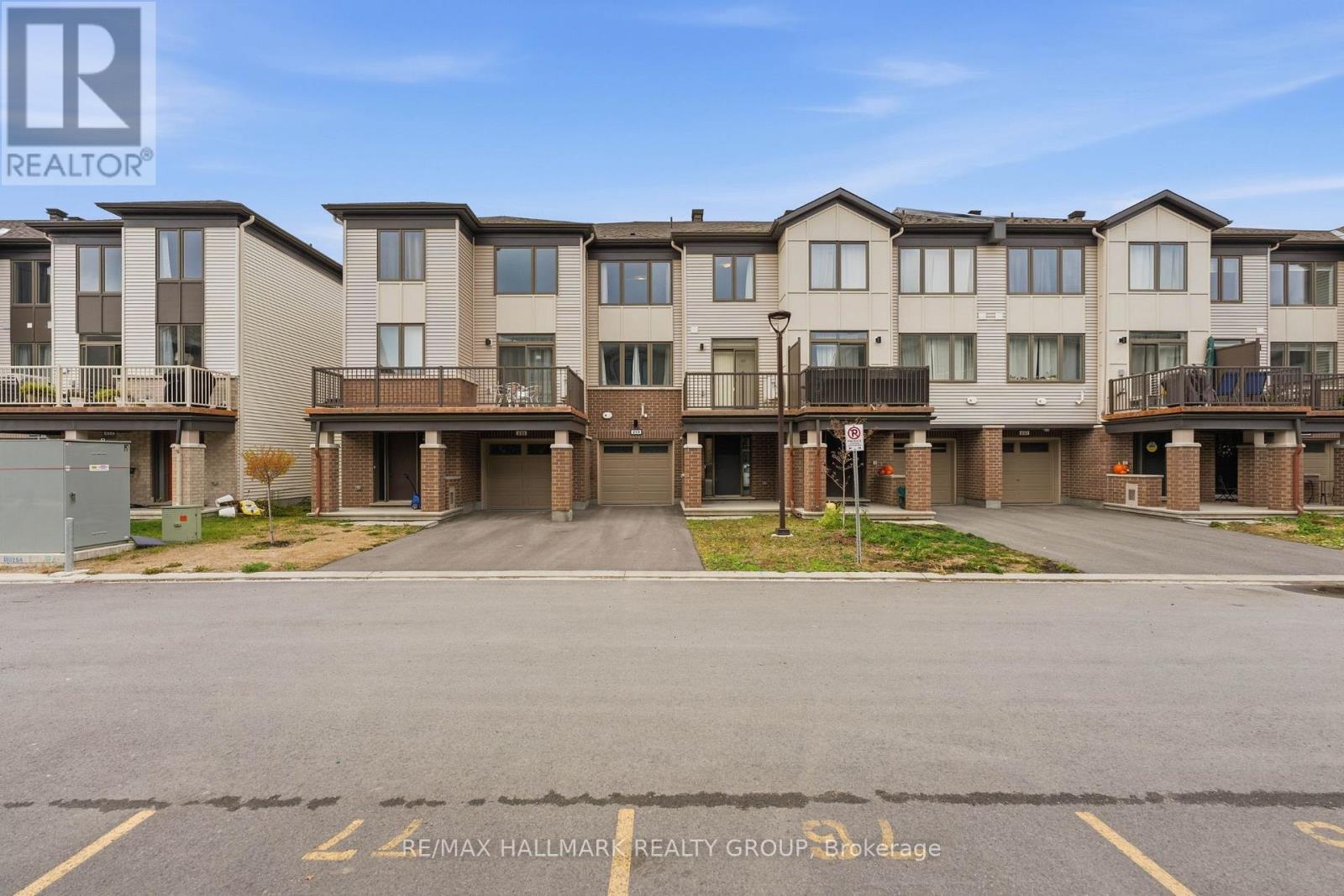 233 ANYOLITE PRIVATE, Ottawa, Ontario