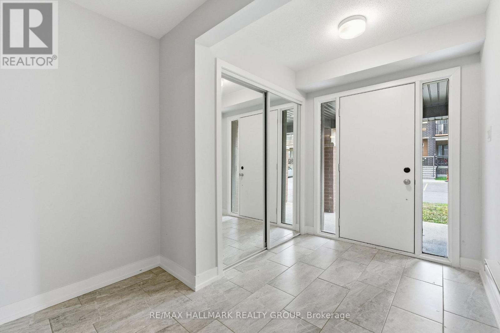 233 Anyolite Private, Ottawa, Ontario  K2J 6P5 - Photo 3 - X12528216