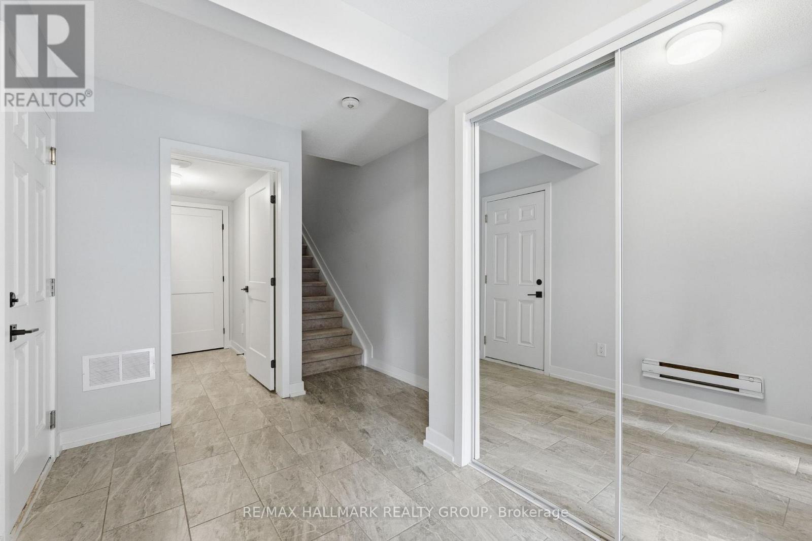 233 Anyolite Private, Ottawa, Ontario  K2J 6P5 - Photo 4 - X12528216