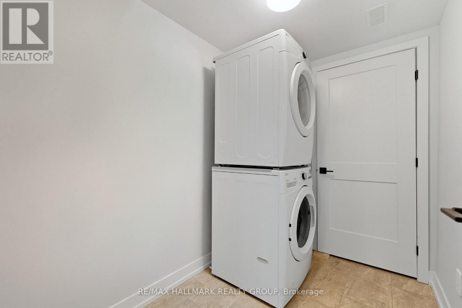 233 Anyolite Private, Ottawa, Ontario  K2J 6P5 - Photo 5 - X12528216