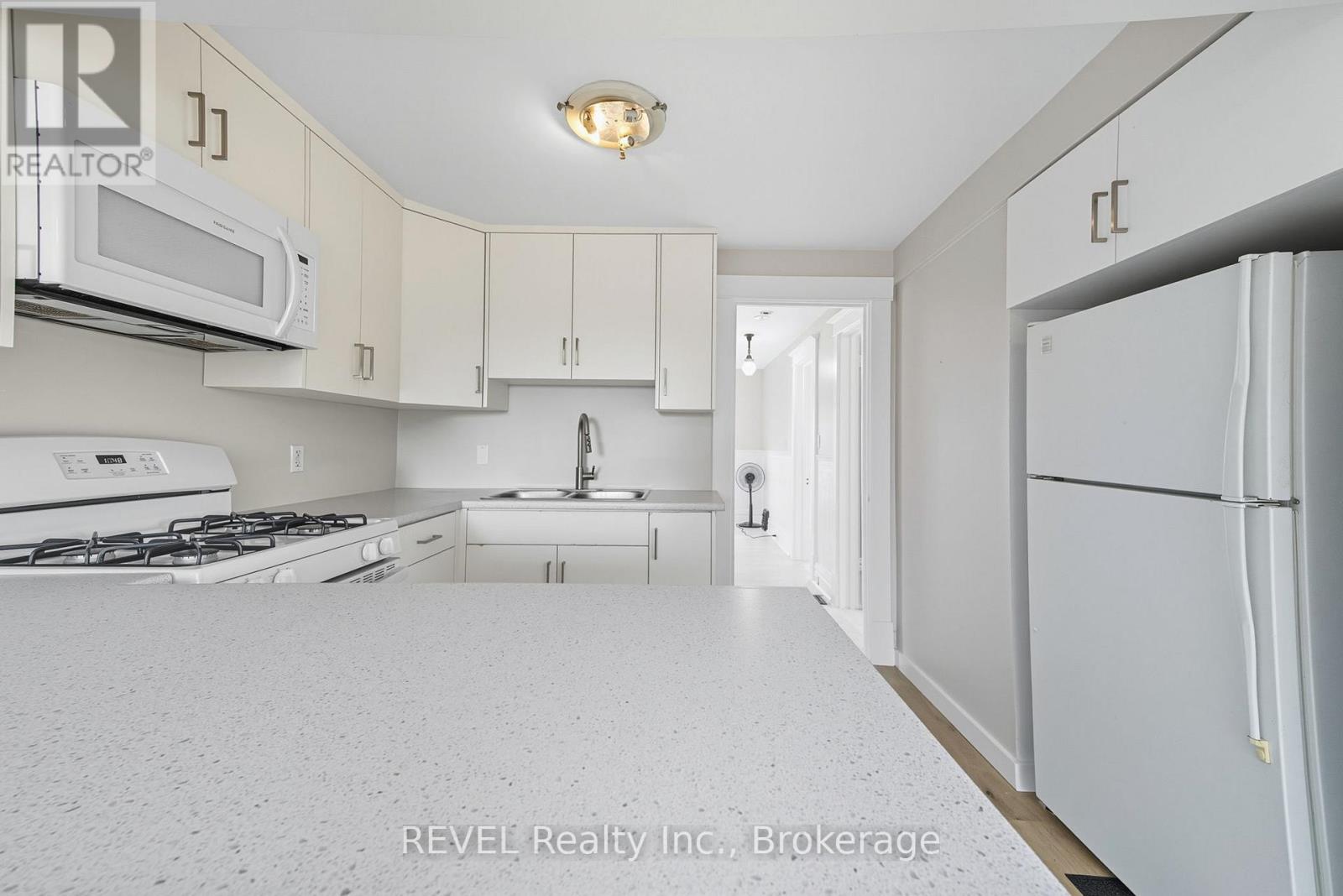 14 Bond Street, St. Catharines, Ontario  L2R 4Z2 - Photo 17 - X12528118