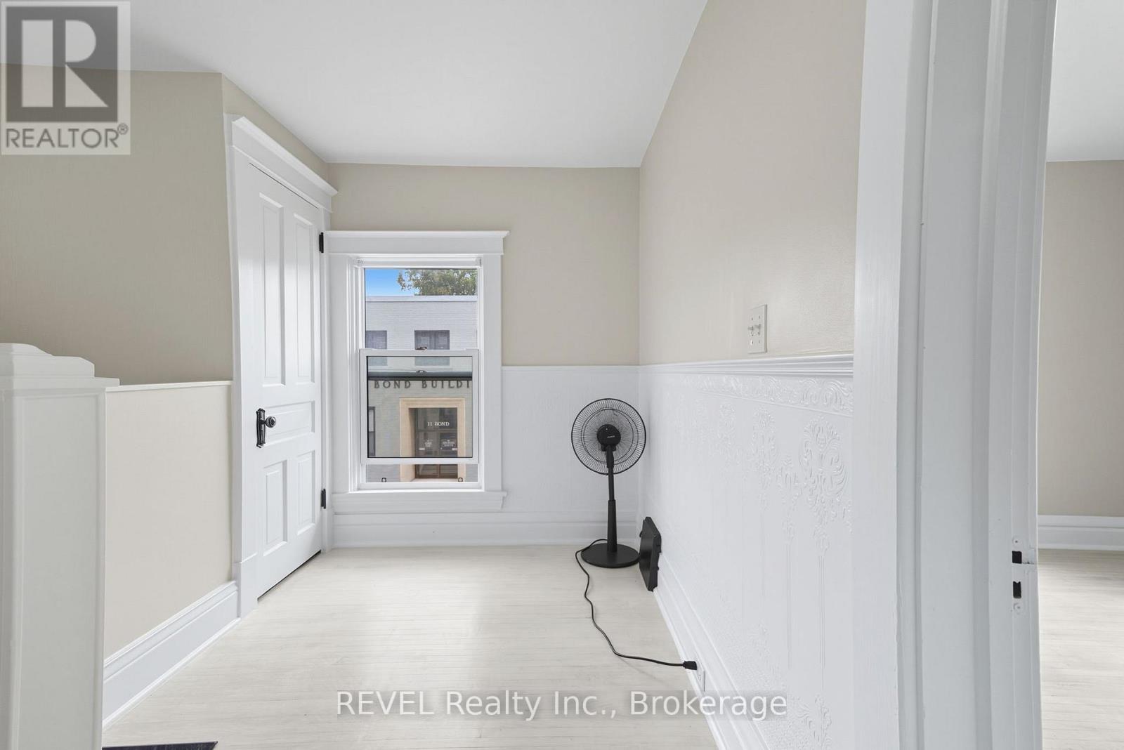 14 Bond Street, St. Catharines, Ontario  L2R 4Z2 - Photo 7 - X12528118