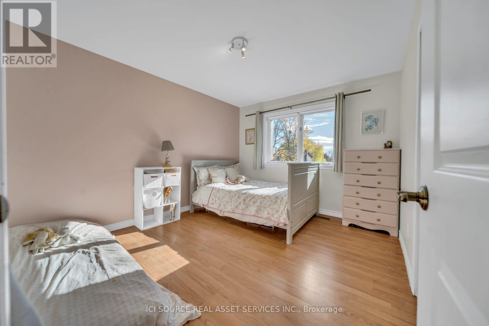 21 Woodridge Drive, Guelph, Ontario  N1H 7E3 - Photo 14 - X12527824