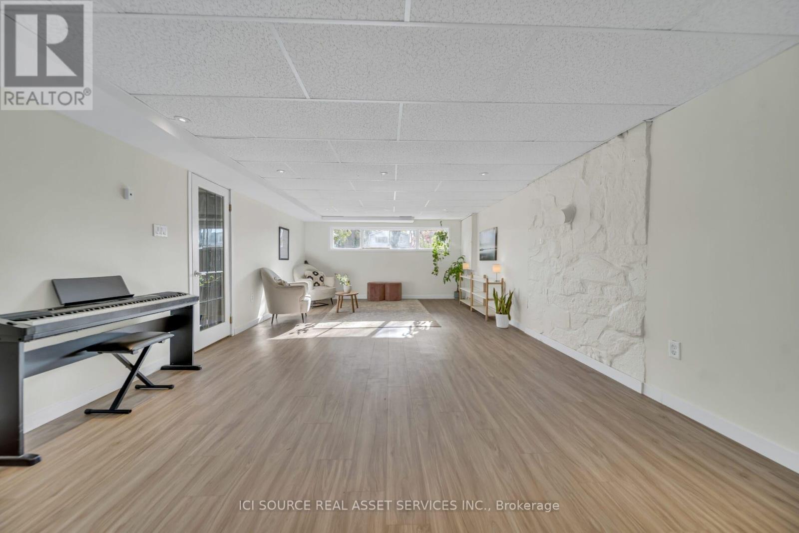 21 Woodridge Drive, Guelph, Ontario  N1H 7E3 - Photo 18 - X12527824