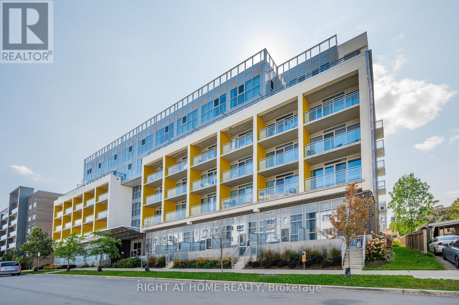 3 - 257 Hemlock Street, Waterloo, Ontario  N2L 3R4 - Photo 2 - X12527834