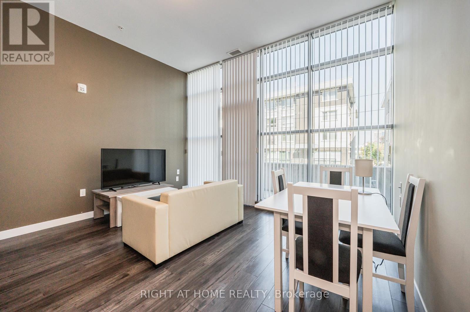 3 - 257 Hemlock Street, Waterloo, Ontario  N2L 3R4 - Photo 8 - X12527834