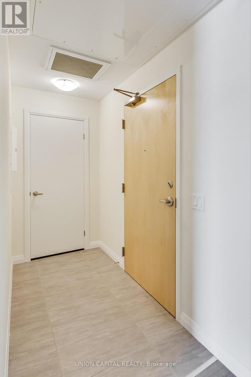 801 - 60 Charles Street W, Kitchener, Ontario  N2G 0C9 - Photo 14 - X12527888