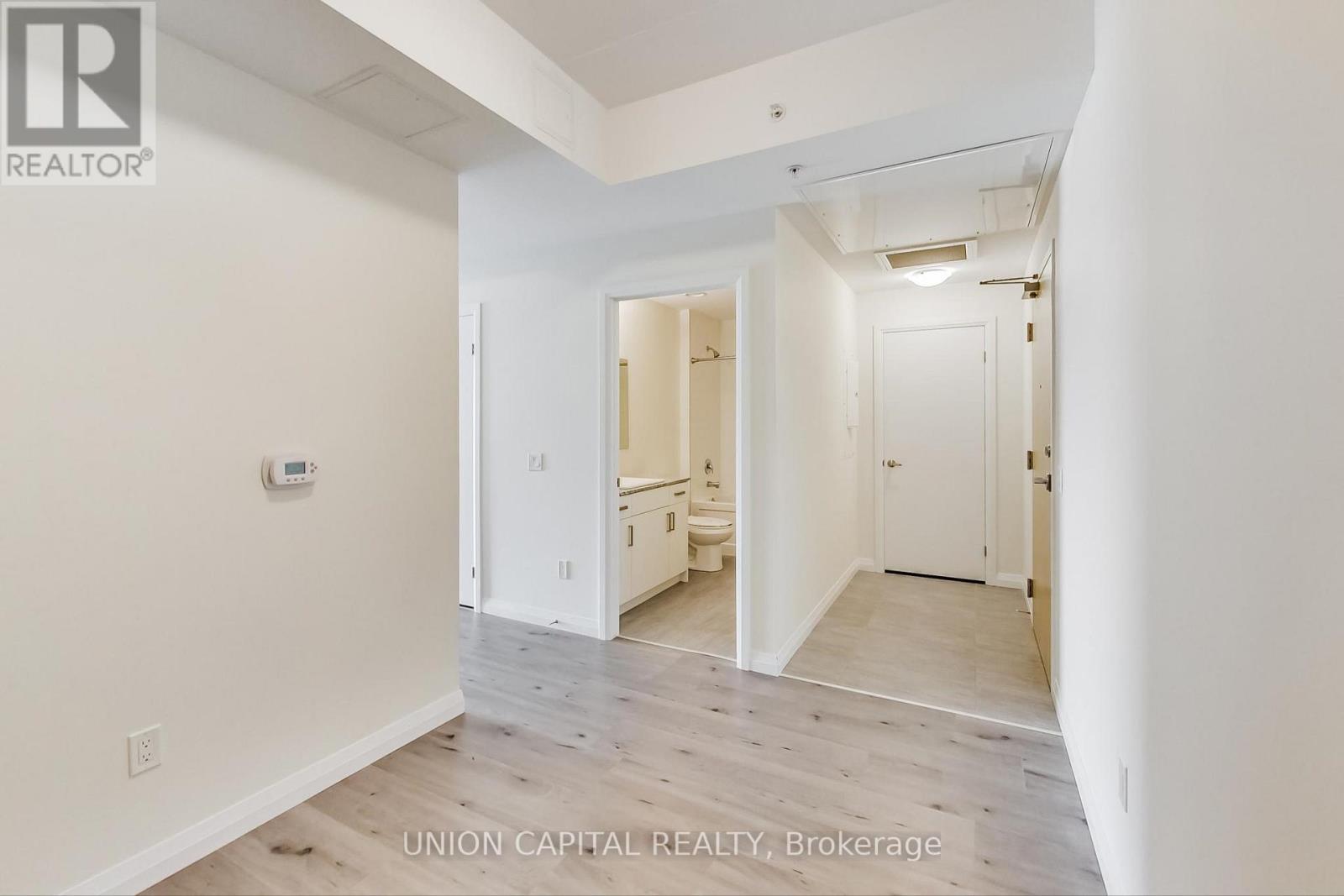 801 - 60 Charles Street W, Kitchener, Ontario  N2G 0C9 - Photo 34 - X12527888