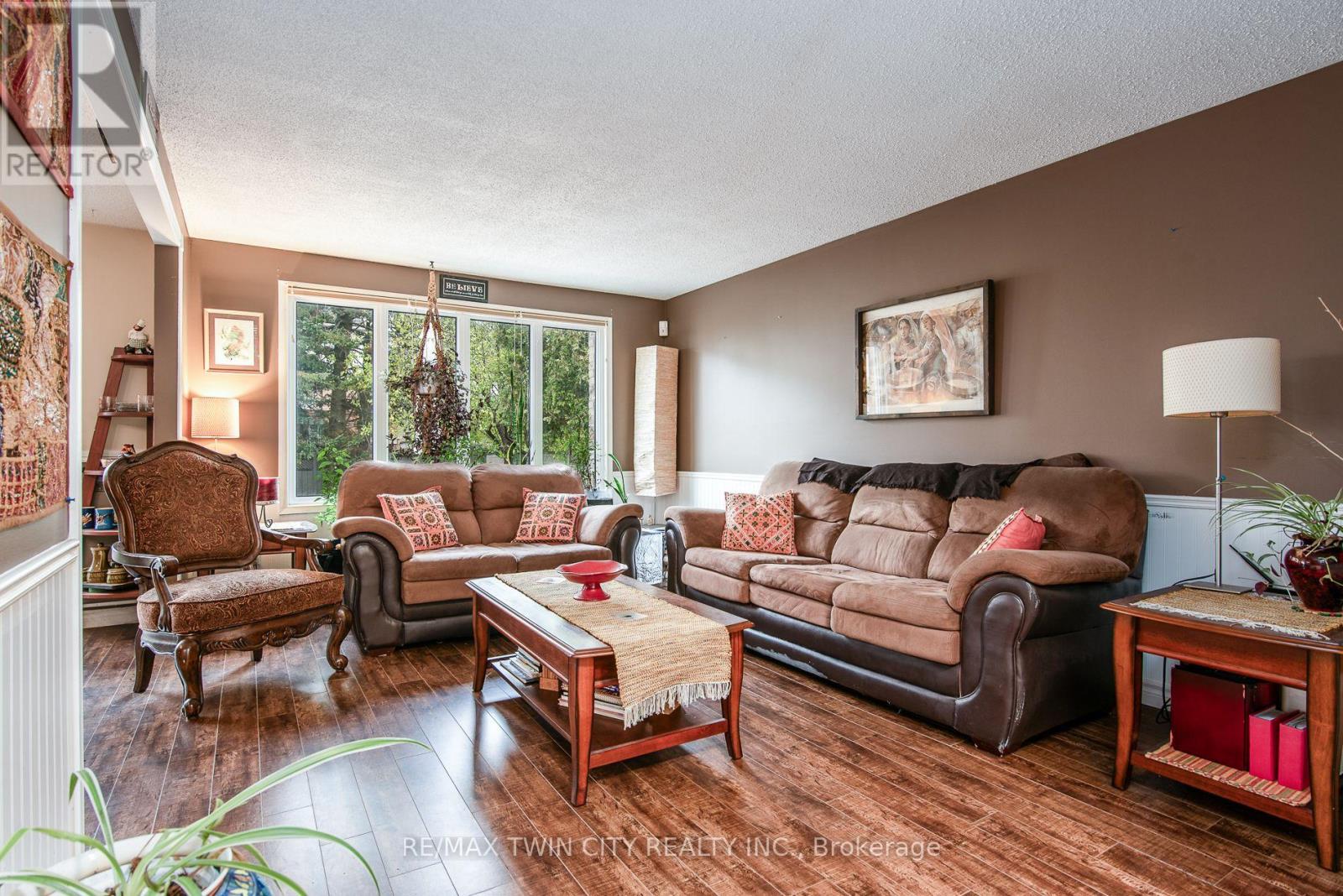 94 Macatee Place, Cambridge, Ontario  N1R 6Z8 - Photo 11 - X12528010