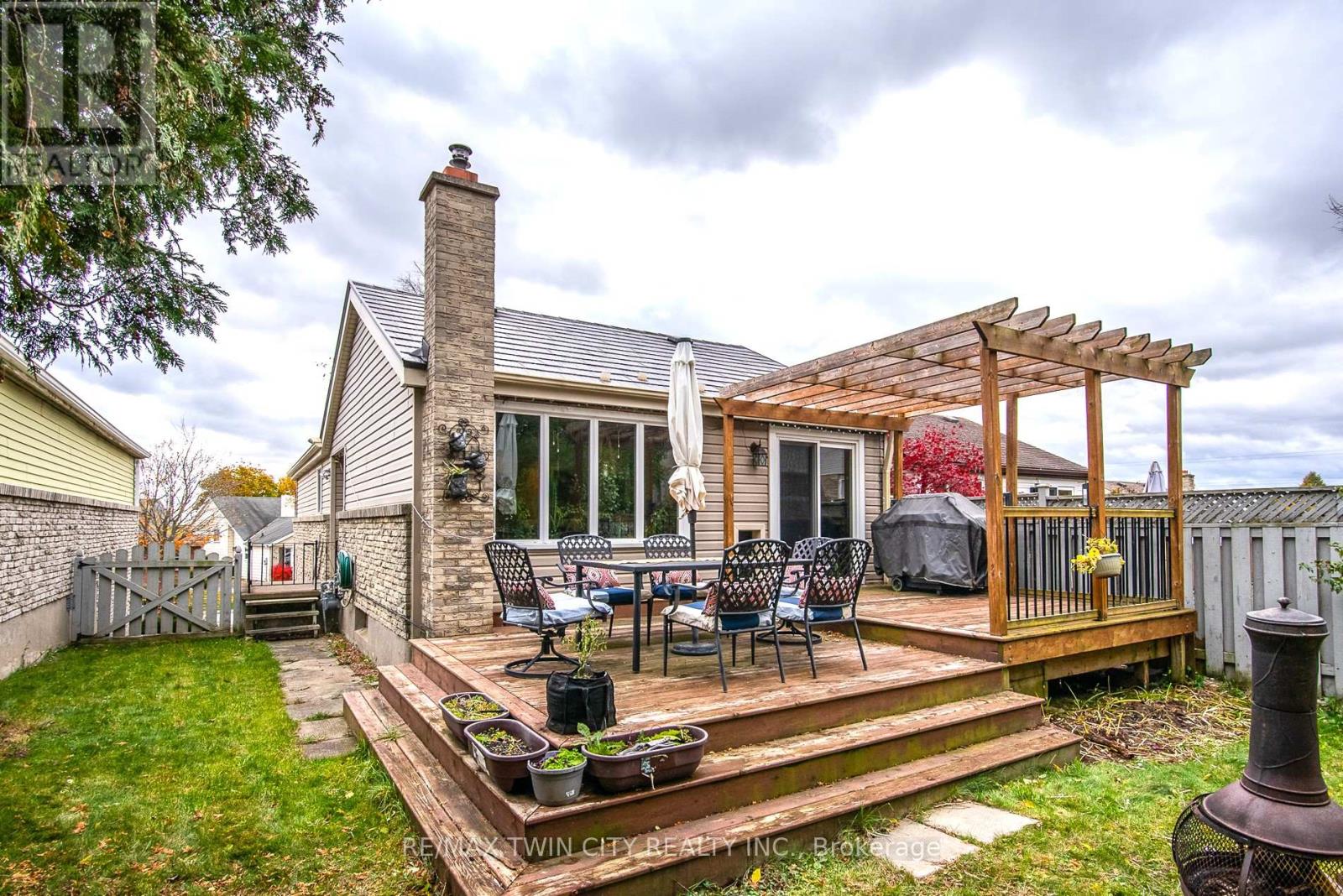 94 Macatee Place, Cambridge, Ontario  N1R 6Z8 - Photo 6 - X12528010