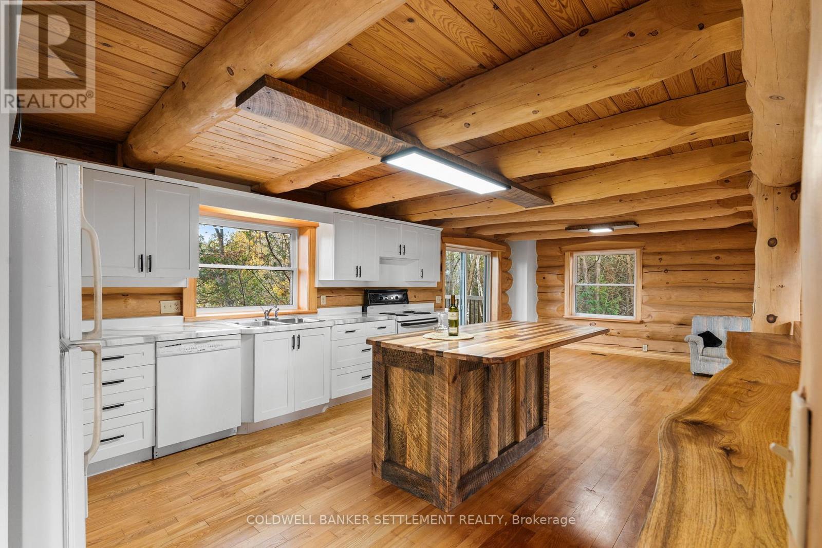 5479 Hinchinbrooke Road, Frontenac (Frontenac South), Ontario  K0H 1W0 - Photo 16 - X12528074