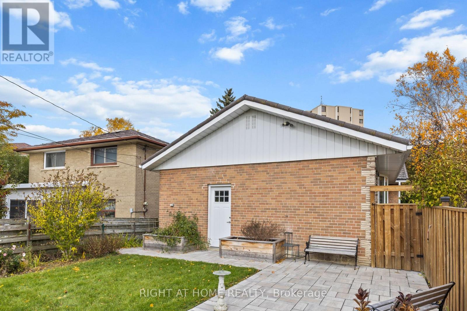 690 The West Mall W, Toronto (Eringate-Centennial-West Deane), Ontario  M9C 1H3 - Photo 33 - W12493550