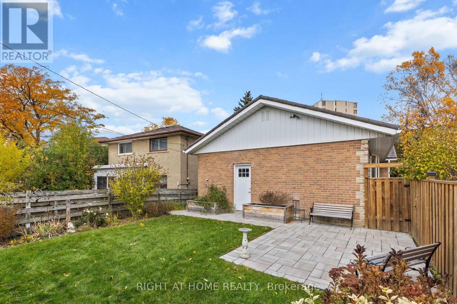 690 The West Mall W, Toronto (Eringate-Centennial-West Deane), Ontario  M9C 1H3 - Photo 34 - W12493550