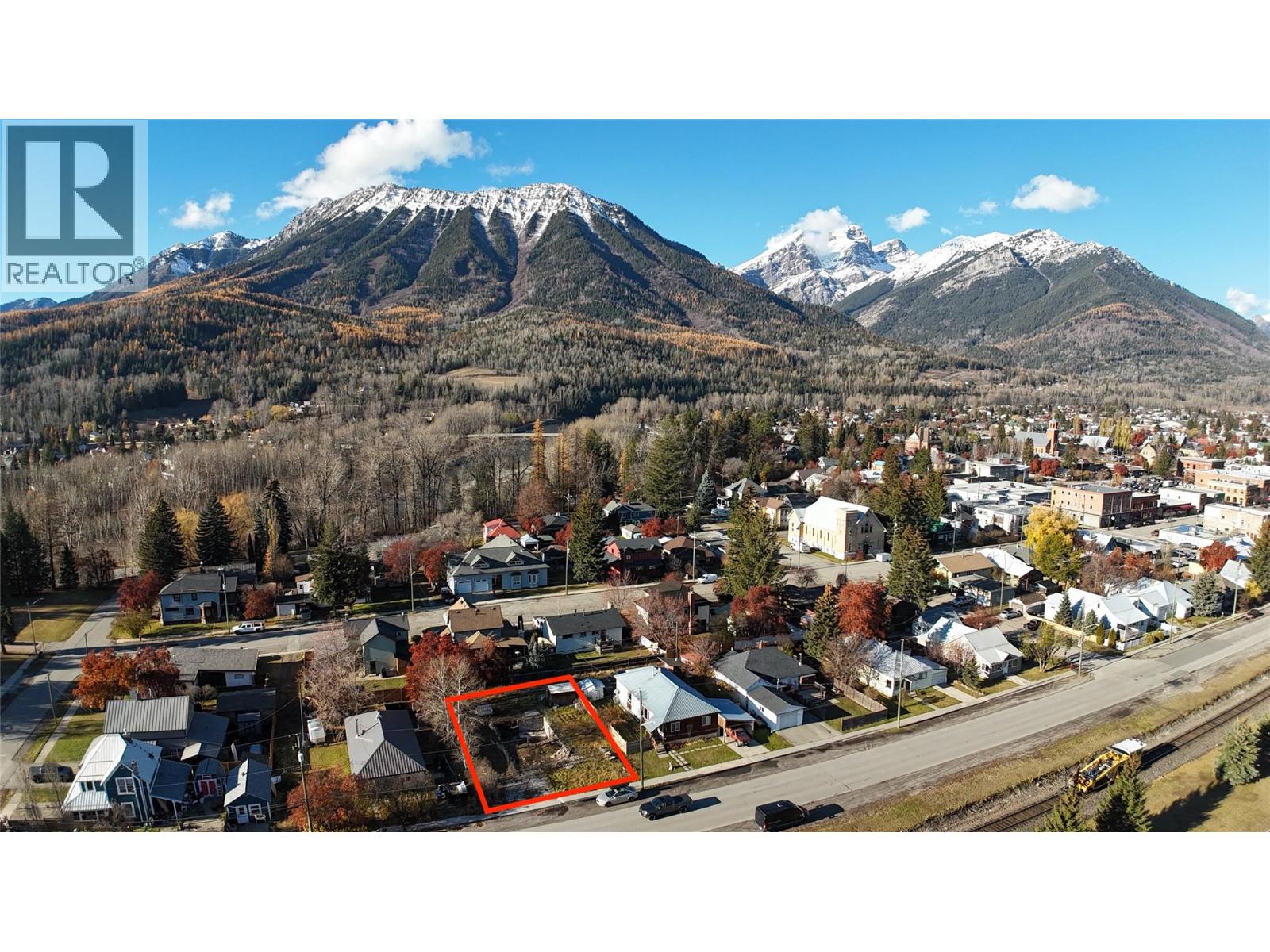 121 1st Avenue, Fernie, British Columbia  V0B 1M0 - Photo 1 - 10367617