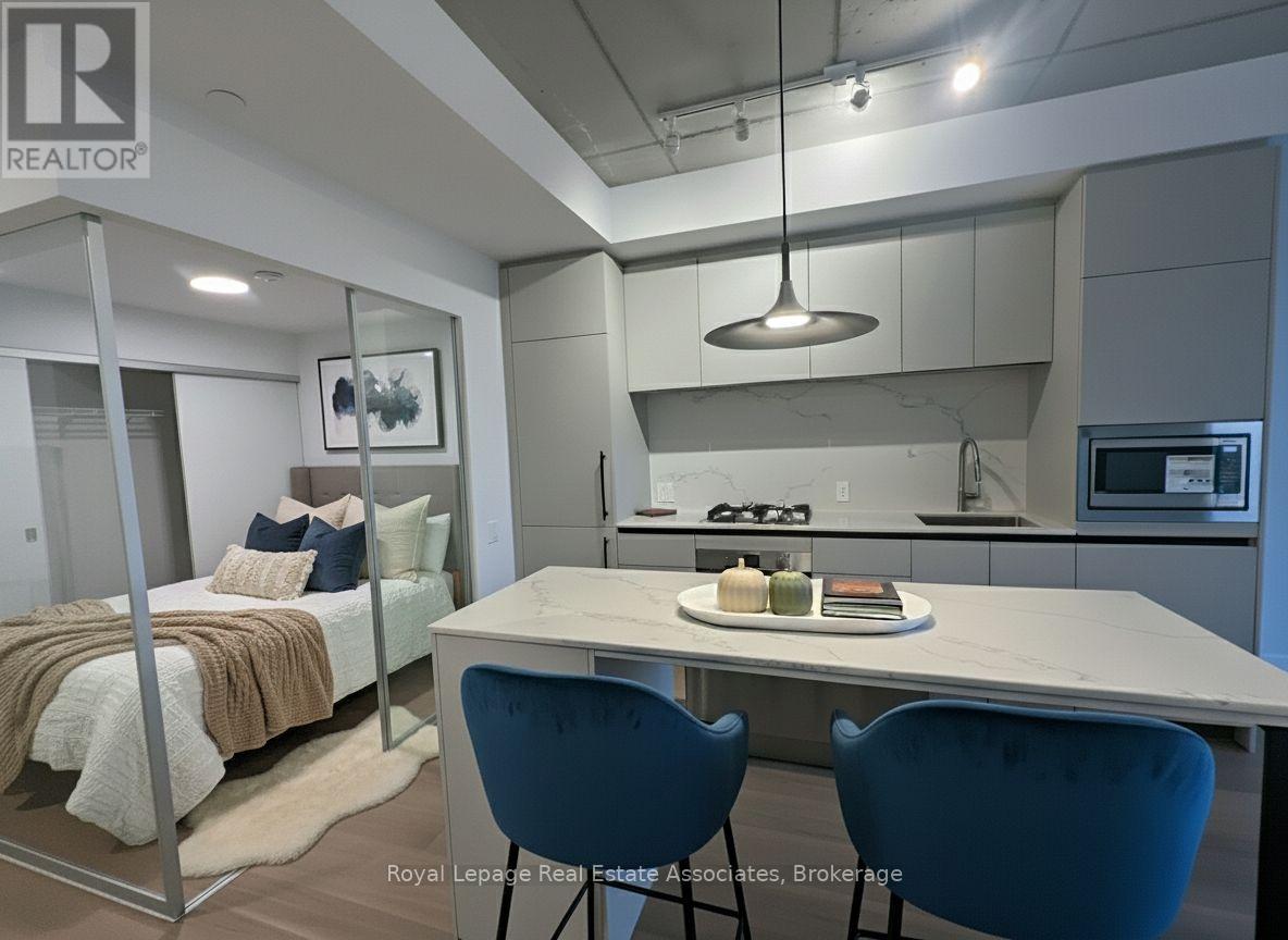 404 - 1720 Bayview Avenue, Toronto, Ontario  M4G 3C4 - Photo 2 - C12527902