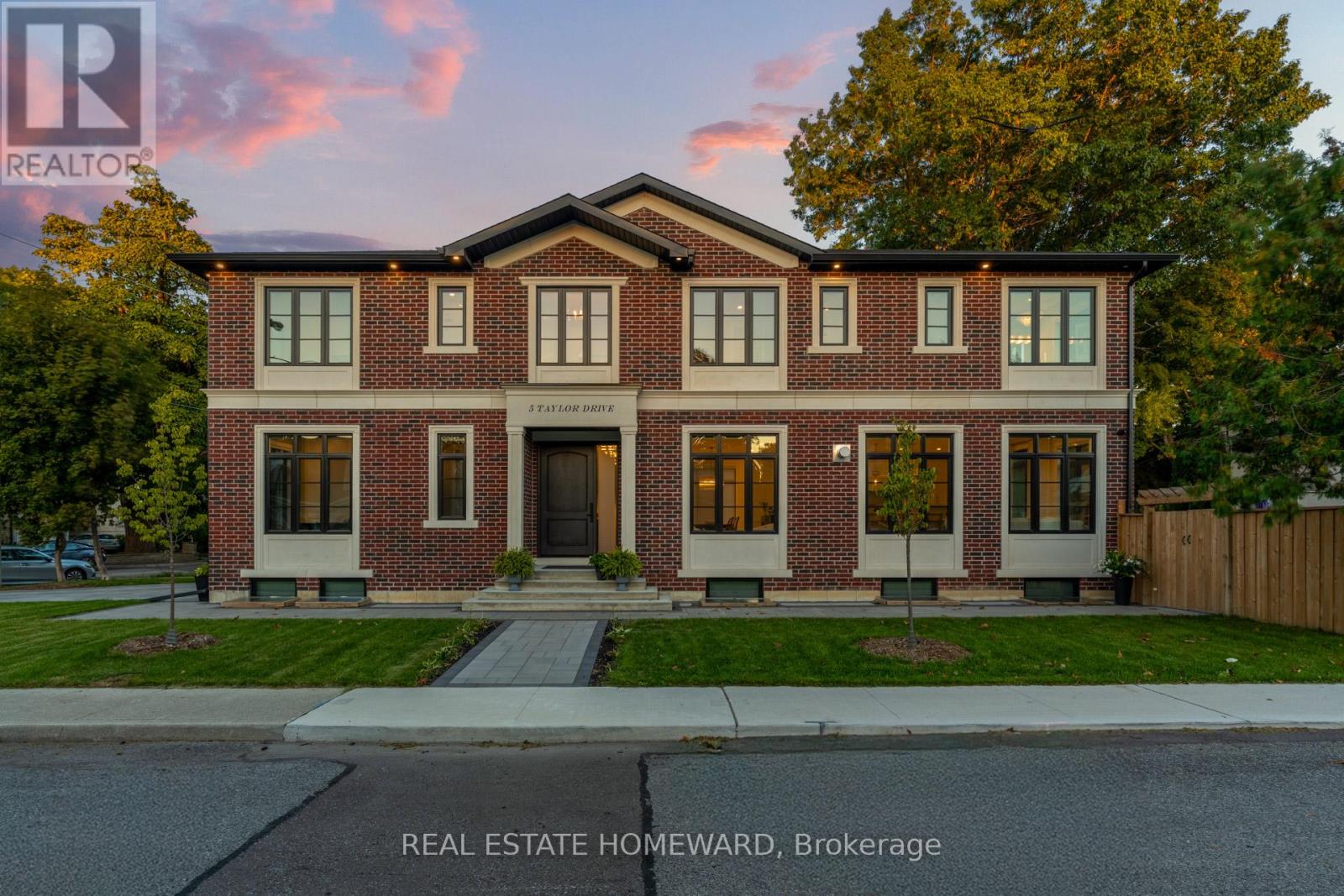 5 Taylor Drive, Toronto, Ontario  M4C 3B4 - Photo 3 - E12459465