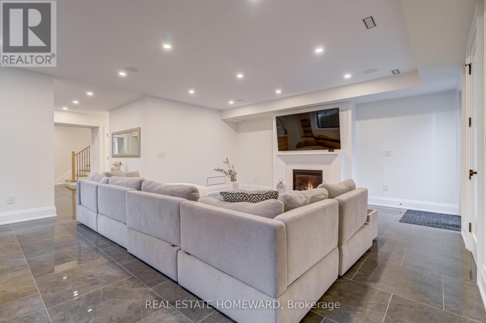 5 Taylor Drive, Toronto, Ontario  M4C 3B4 - Photo 45 - E12459465