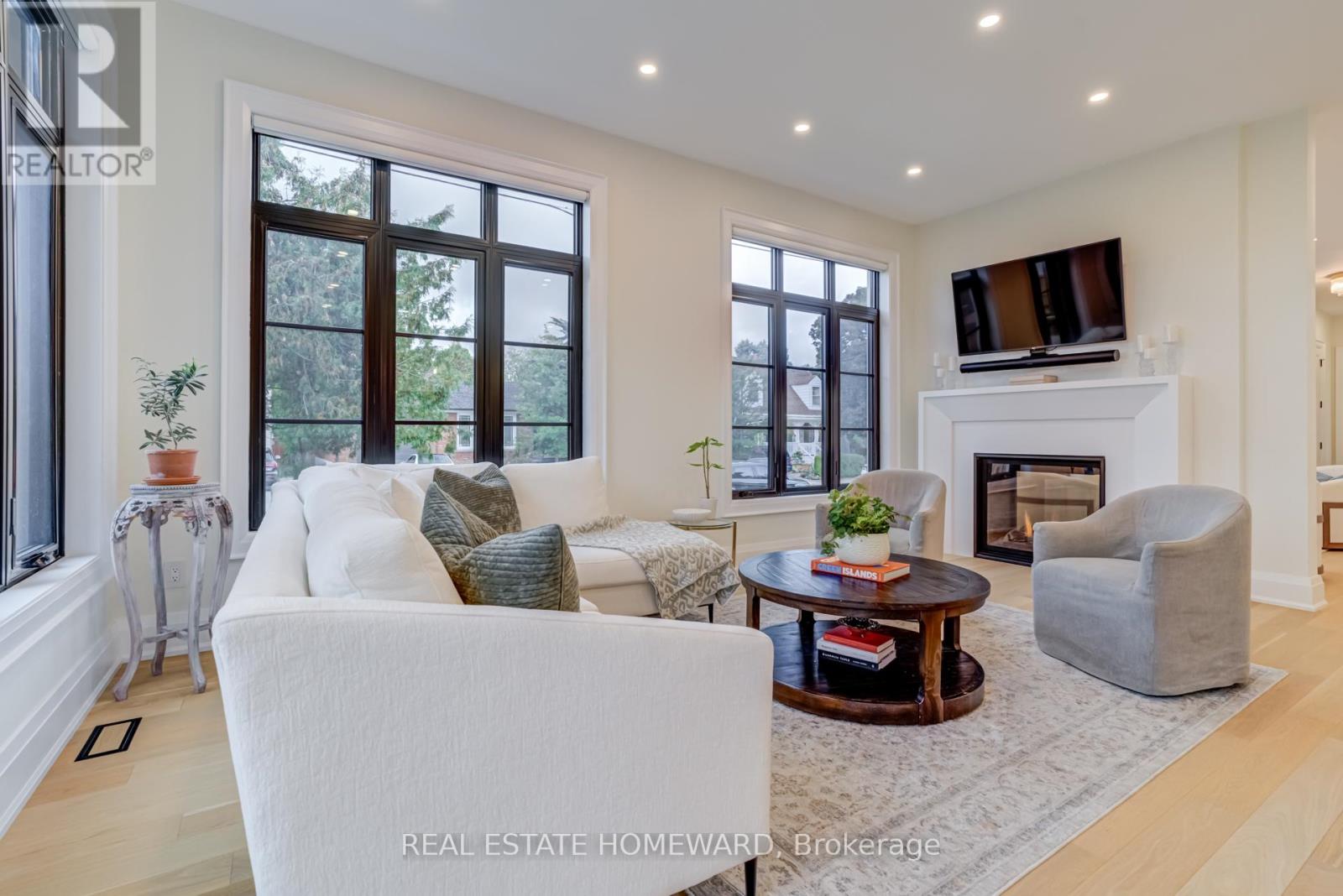 5 Taylor Drive, Toronto, Ontario  M4C 3B4 - Photo 12 - E12459465