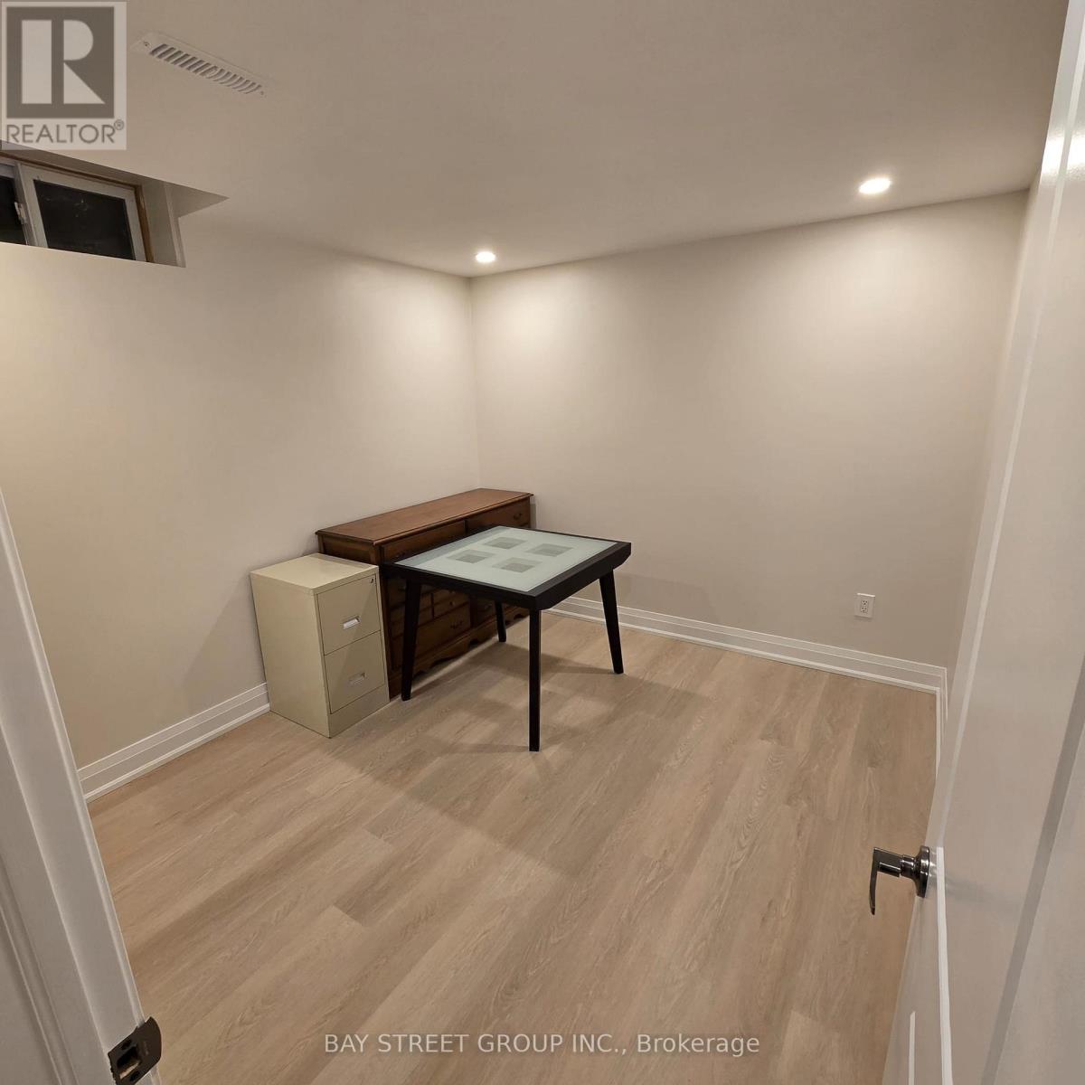 129 Huntington Park Drive, Markham, Ontario  L3T 7C8 - Photo 3 - N12526694