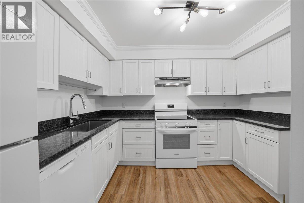 Ph 406 1340 Duchess Avenue, West Vancouver, British Columbia  V7T 1H6 - Photo 5 - R3066031