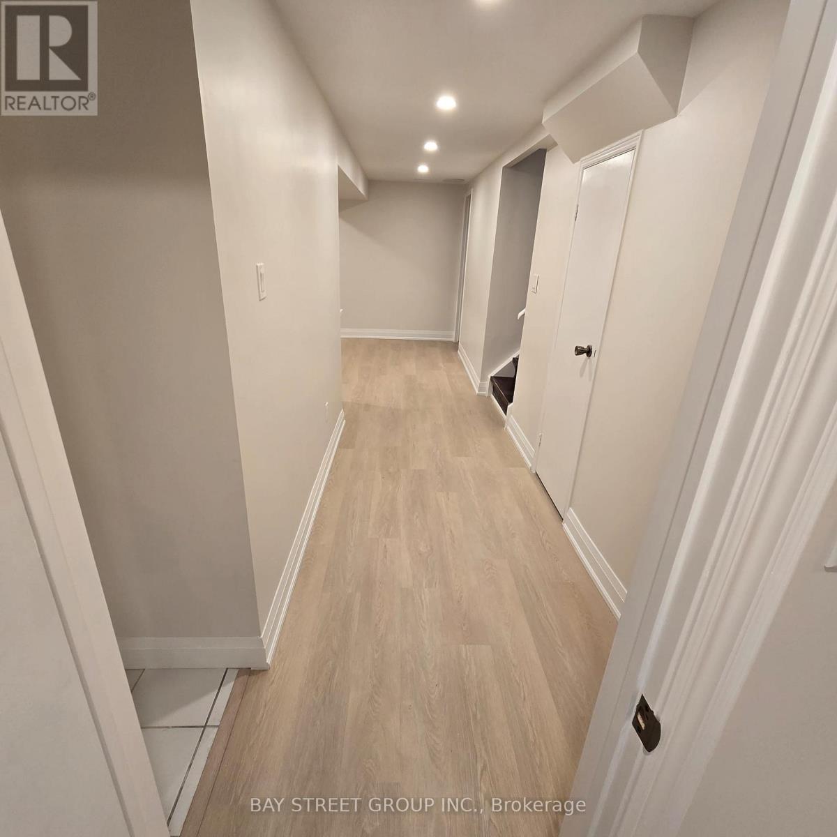 129 Huntington Park Drive, Markham, Ontario  L3T 7C8 - Photo 5 - N12526694