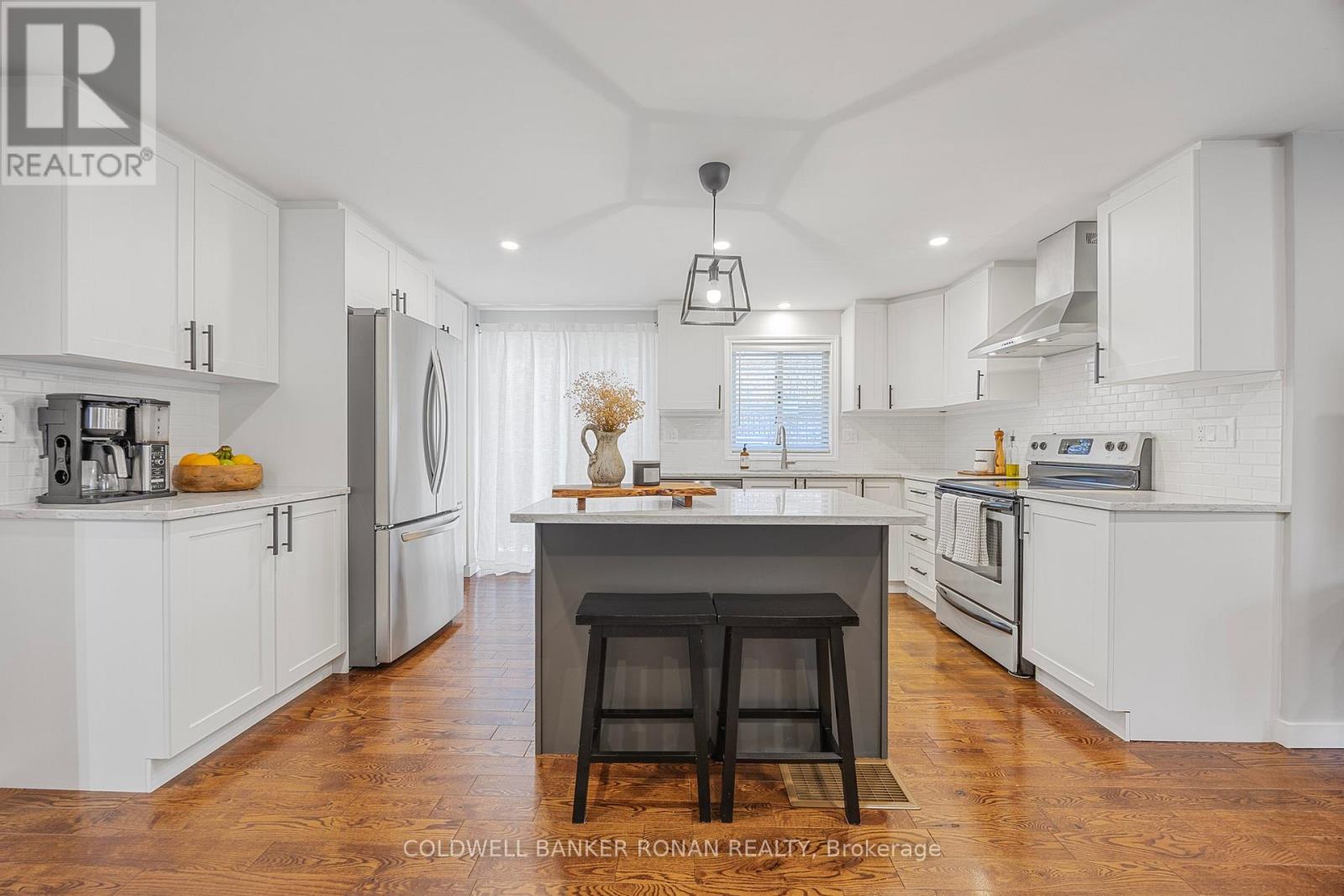 39 Ferguson Drive, Barrie (Northwest), Ontario  L4N 7B5 - Photo 6 - S12465564