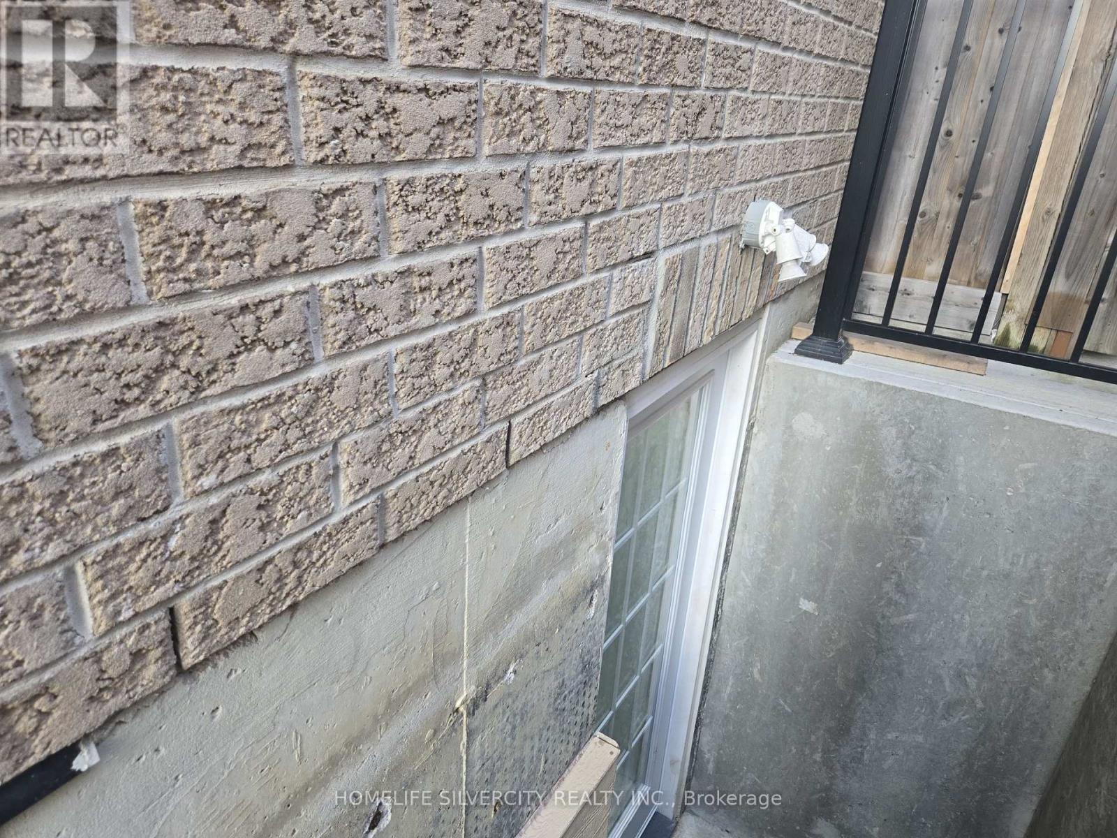 80 Abitibi Lake Drive, Brampton, Ontario  L6R 0V6 - Photo 9 - W12527038