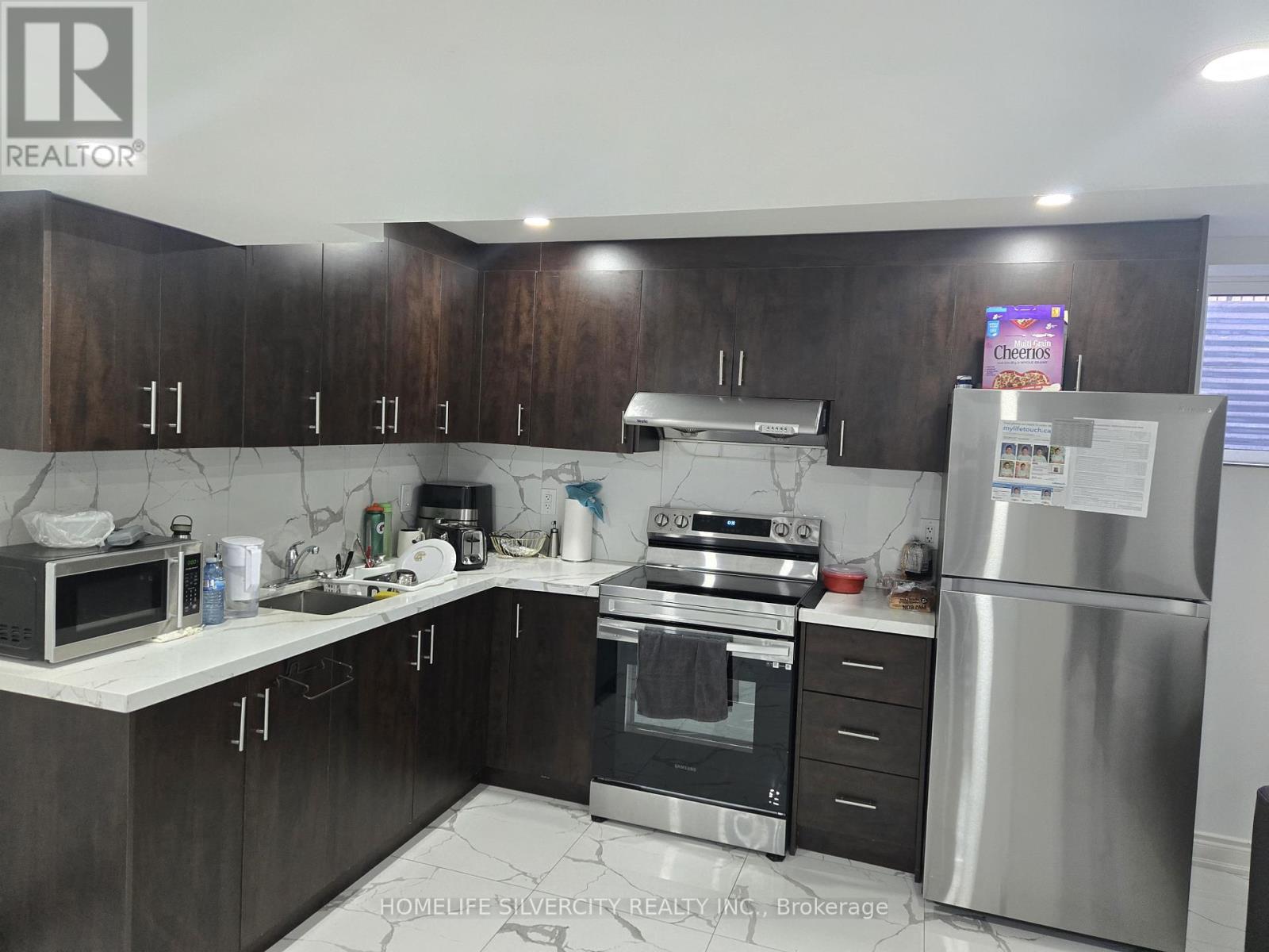 80 Abitibi Lake Drive, Brampton, Ontario  L6R 0V6 - Photo 6 - W12527038