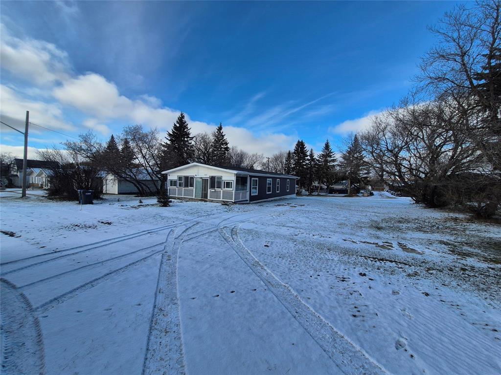 325 3rd Avenue, Rapid City, Manitoba