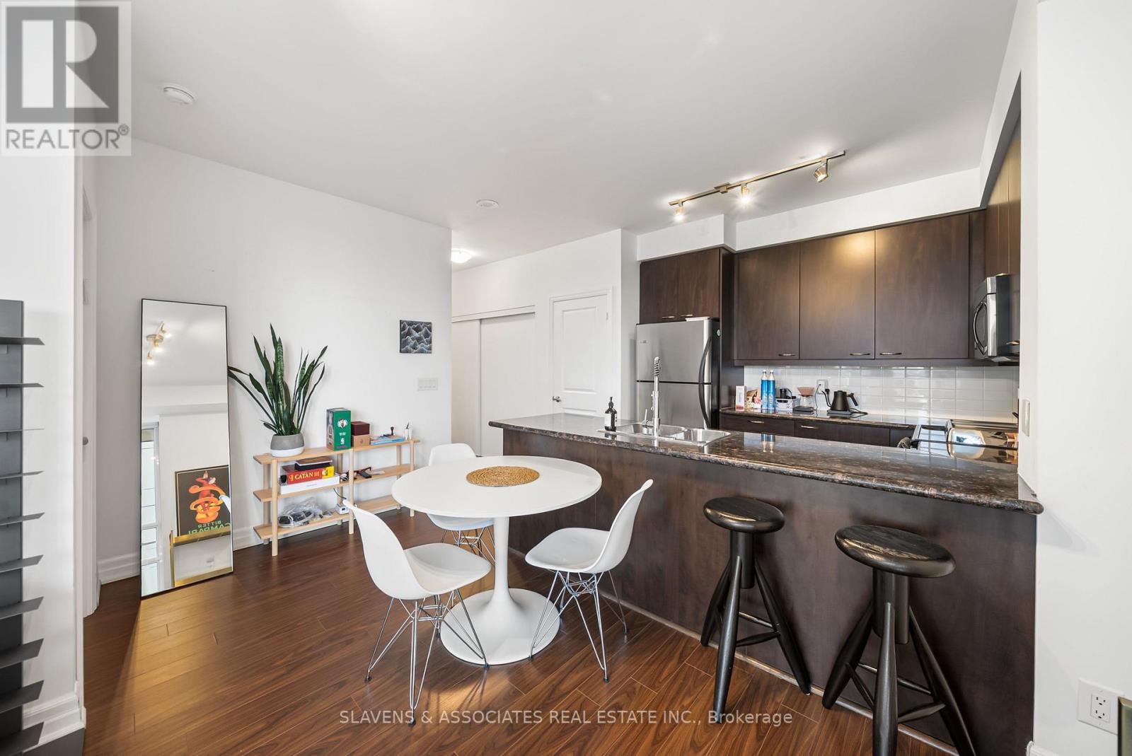 1303 - 500 St Clair Avenue W, Toronto, Ontario  M6C 1A8 - Photo 6 - C12523792