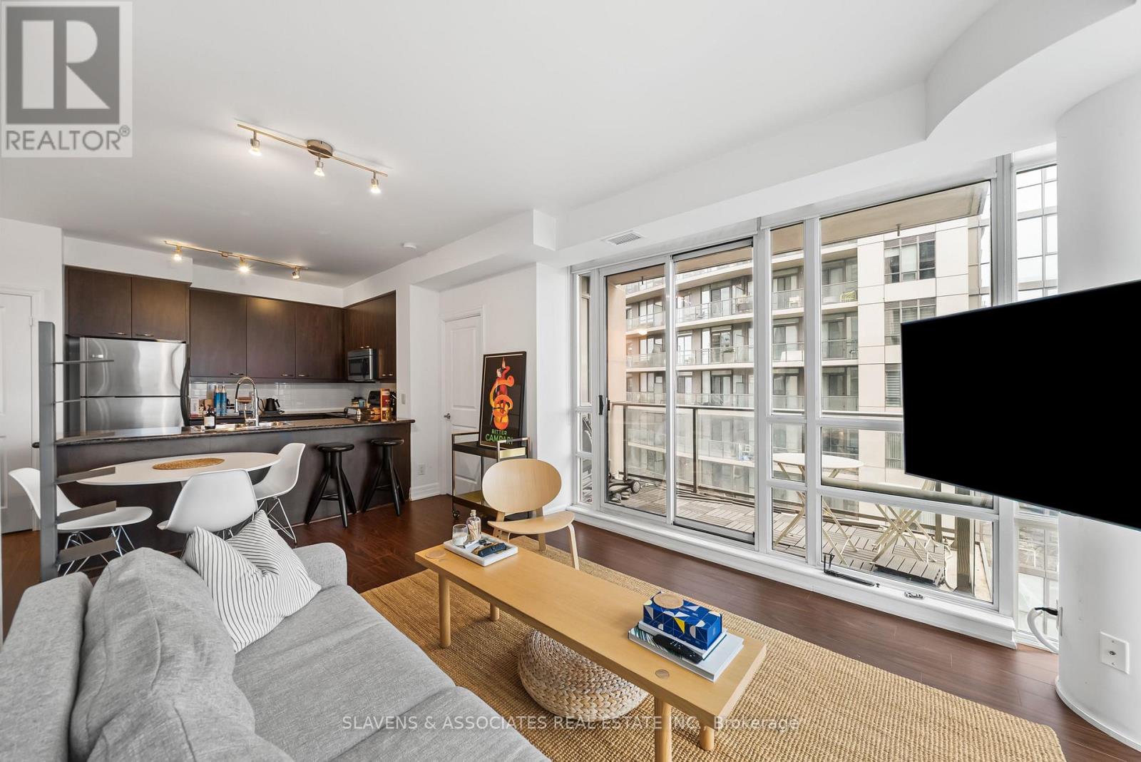 1303 - 500 St Clair Avenue W, Toronto, Ontario  M6C 1A8 - Photo 8 - C12523792