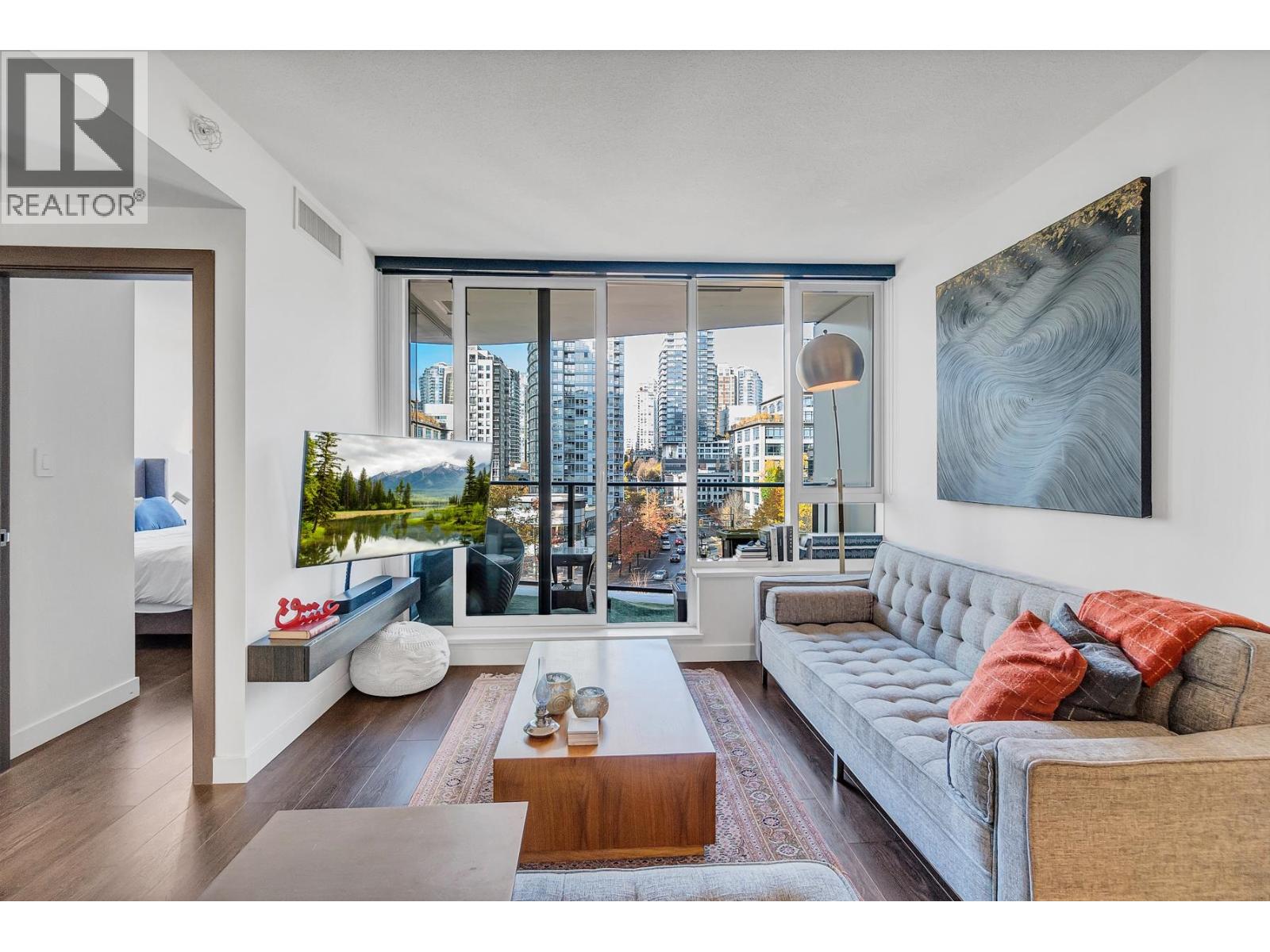 721 68 Smithe Street, Vancouver, British Columbia  V6B 0P4 - Photo 2 - R3066029