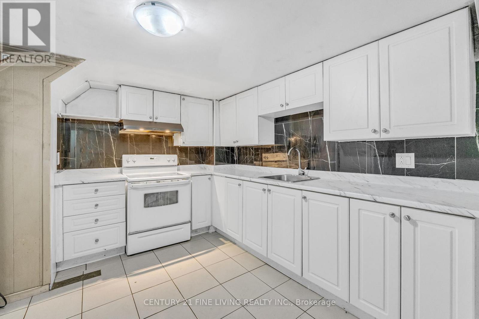 191 Folkstone Crescent, Brampton, Ontario L6T 3N2 - Photo 29 - W12523060