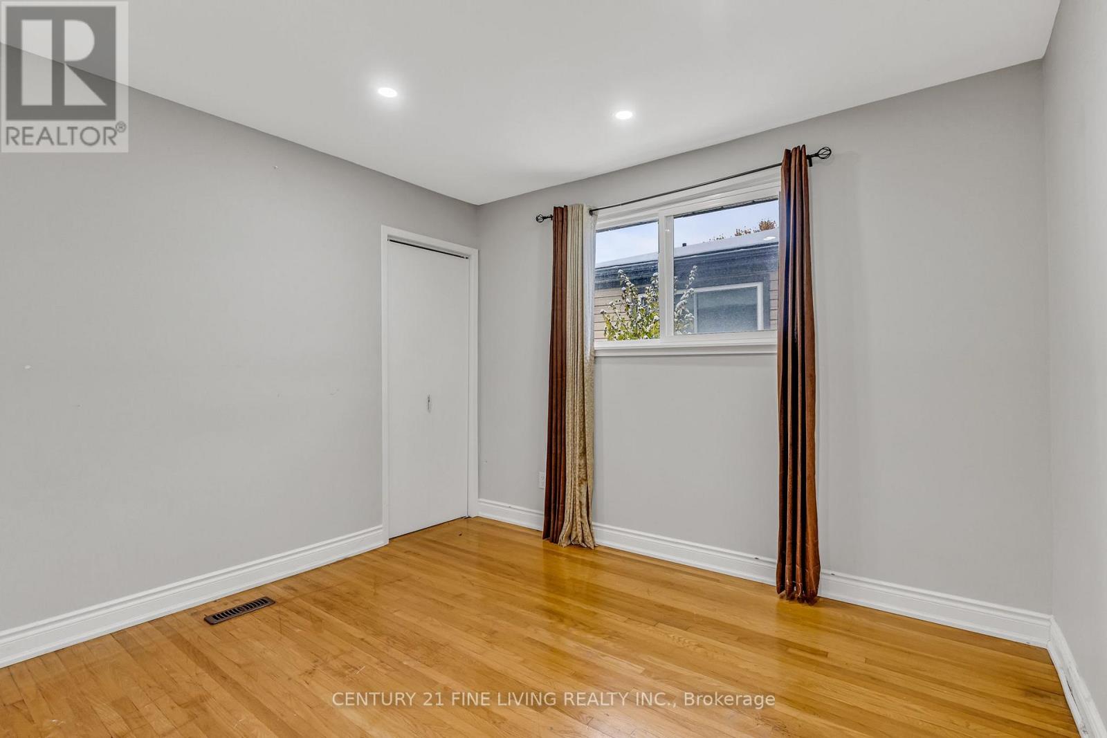 191 Folkstone Crescent, Brampton, Ontario L6T 3N2 - Photo 21 - W12523060