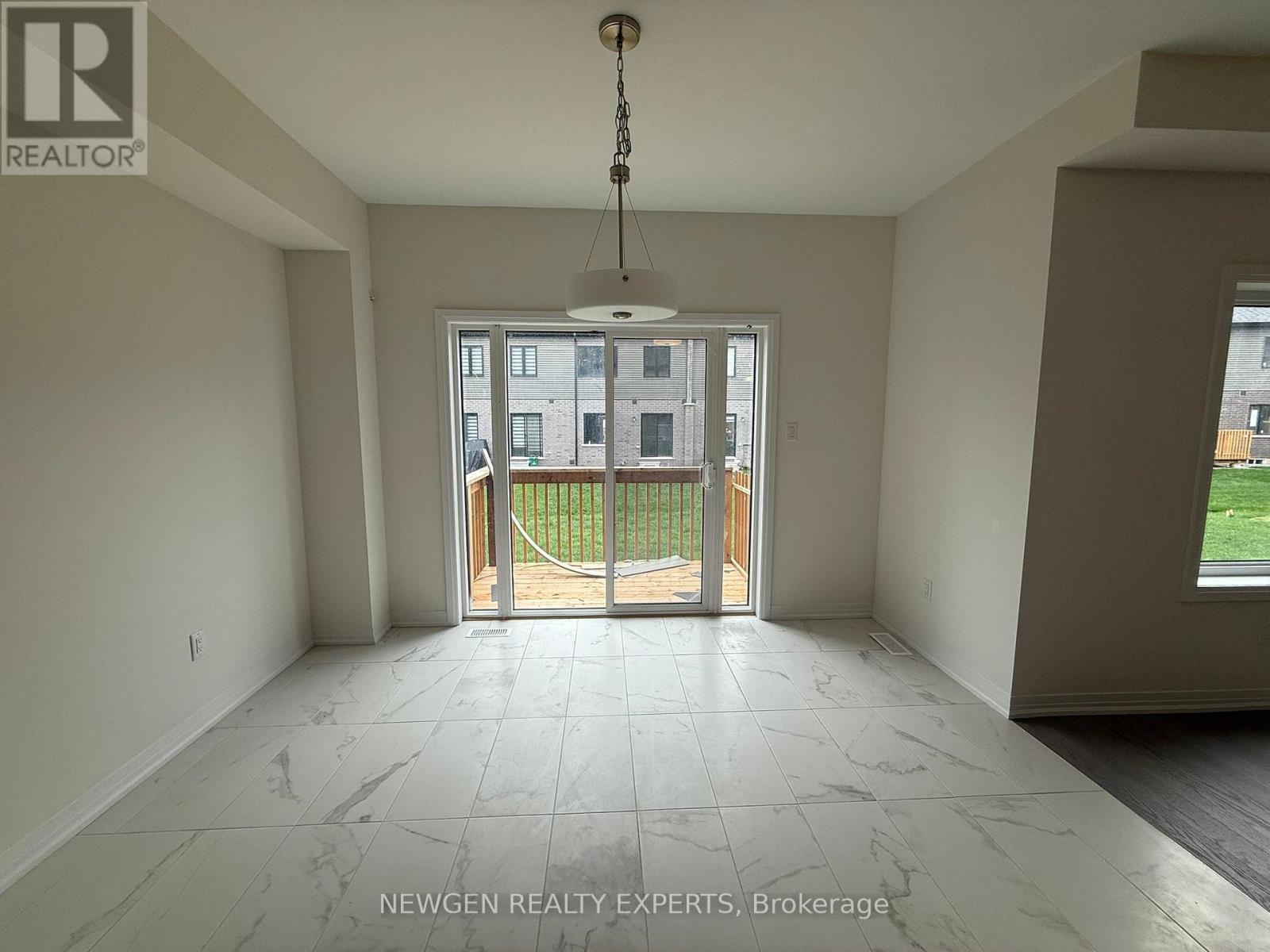 8 Mckernan Avenue, Brantford, Ontario  N3V 0C1 - Photo 11 - X12482129